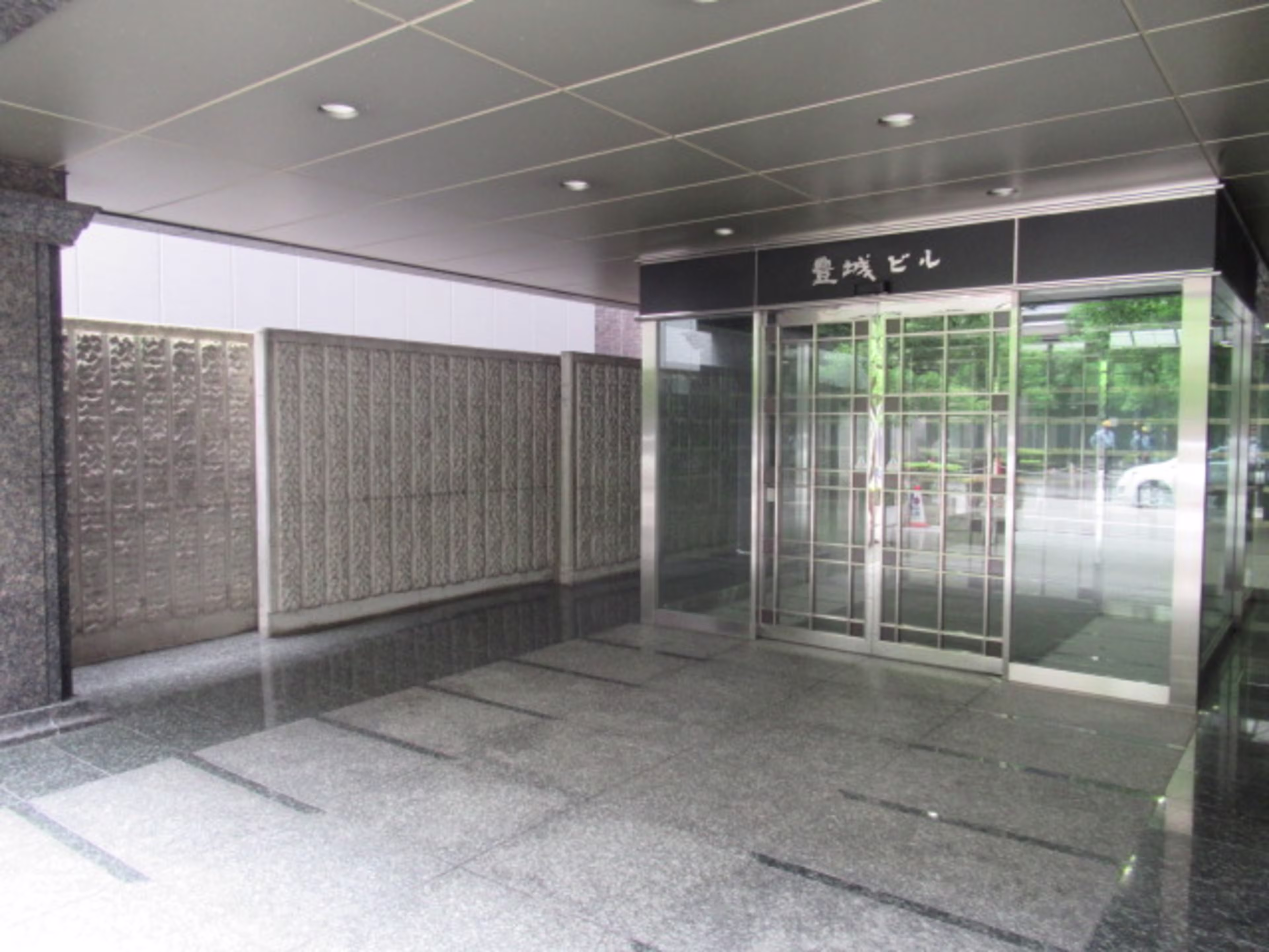 NLC心斎橋アースビル