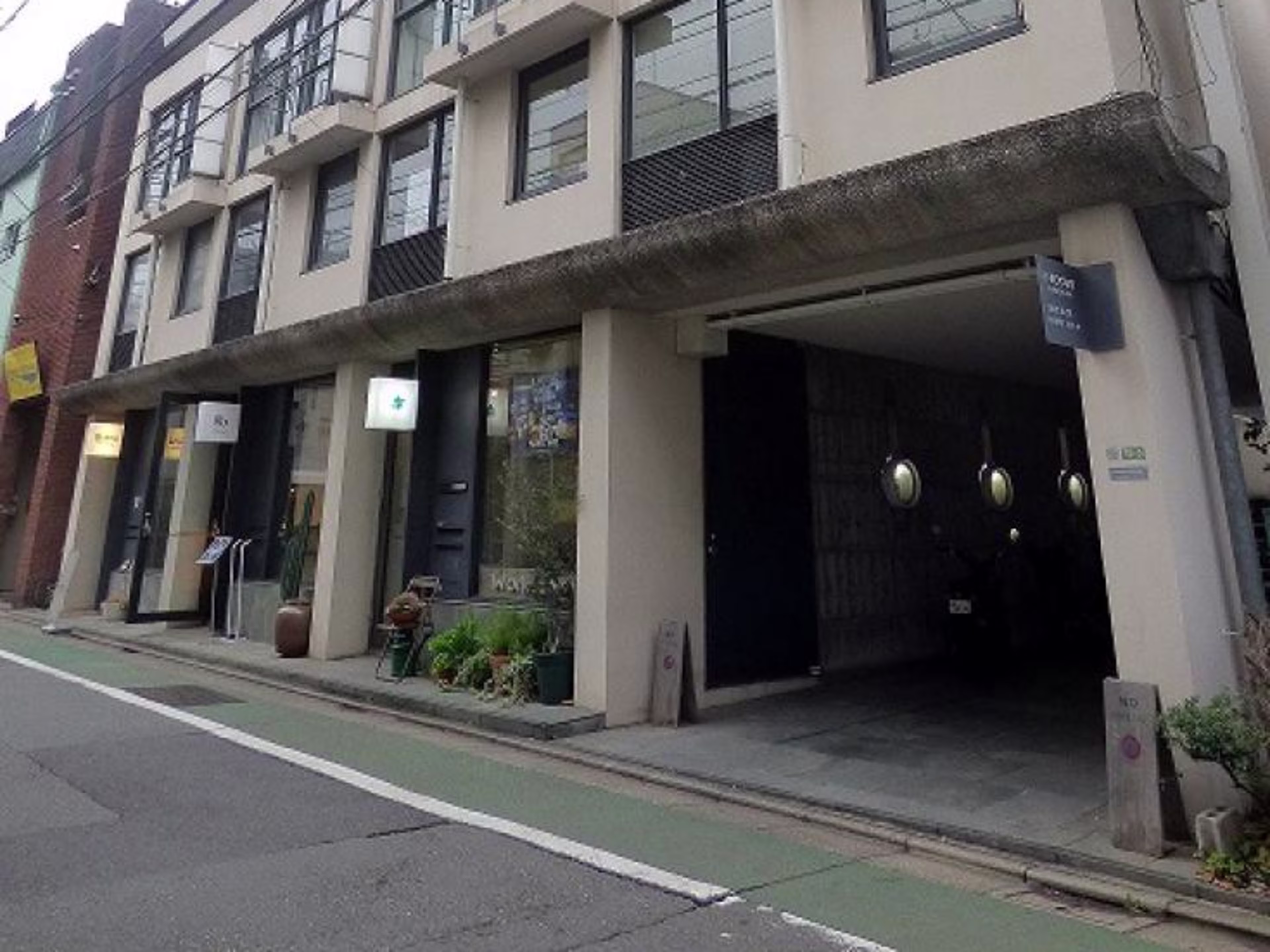 R-rooms三軒茶屋ビル