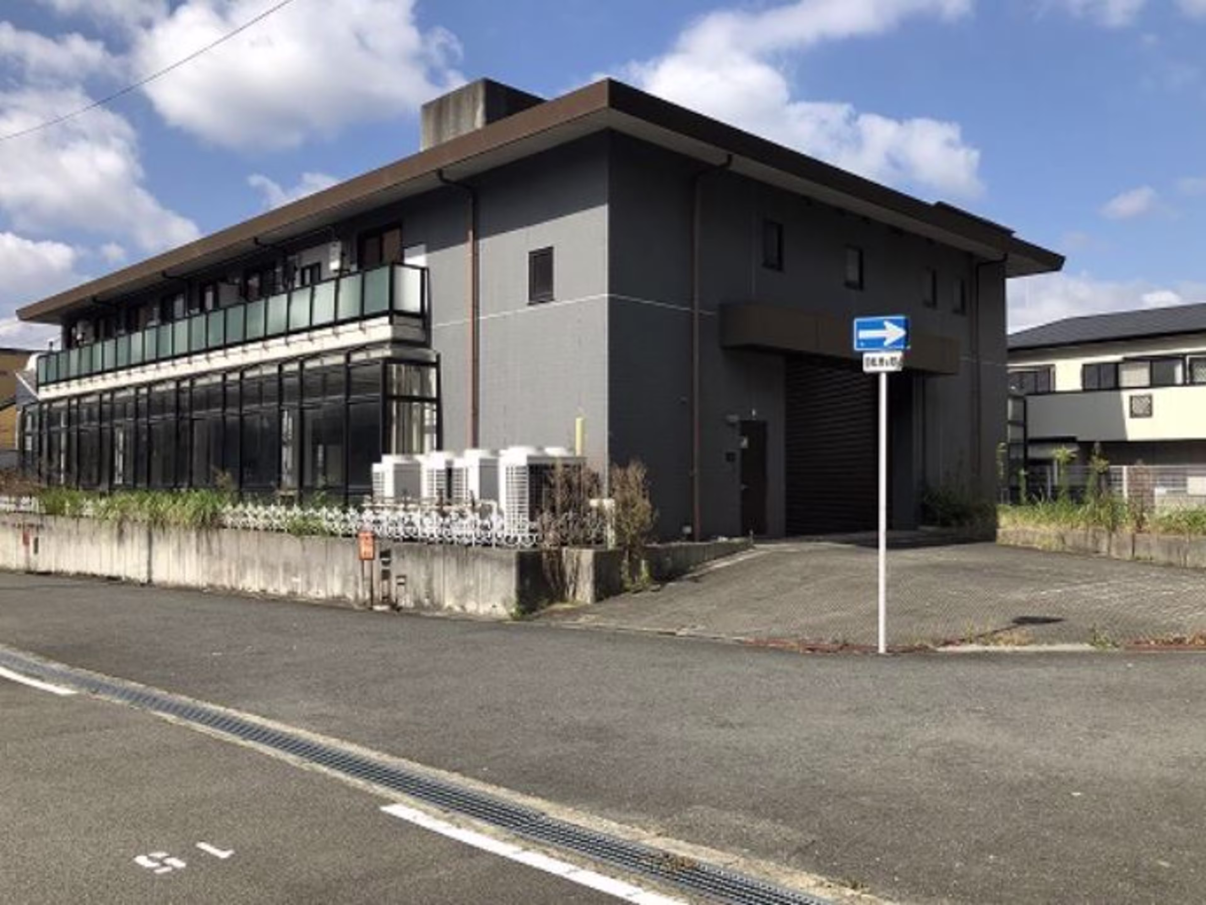 箕面船場西倉庫・事務所