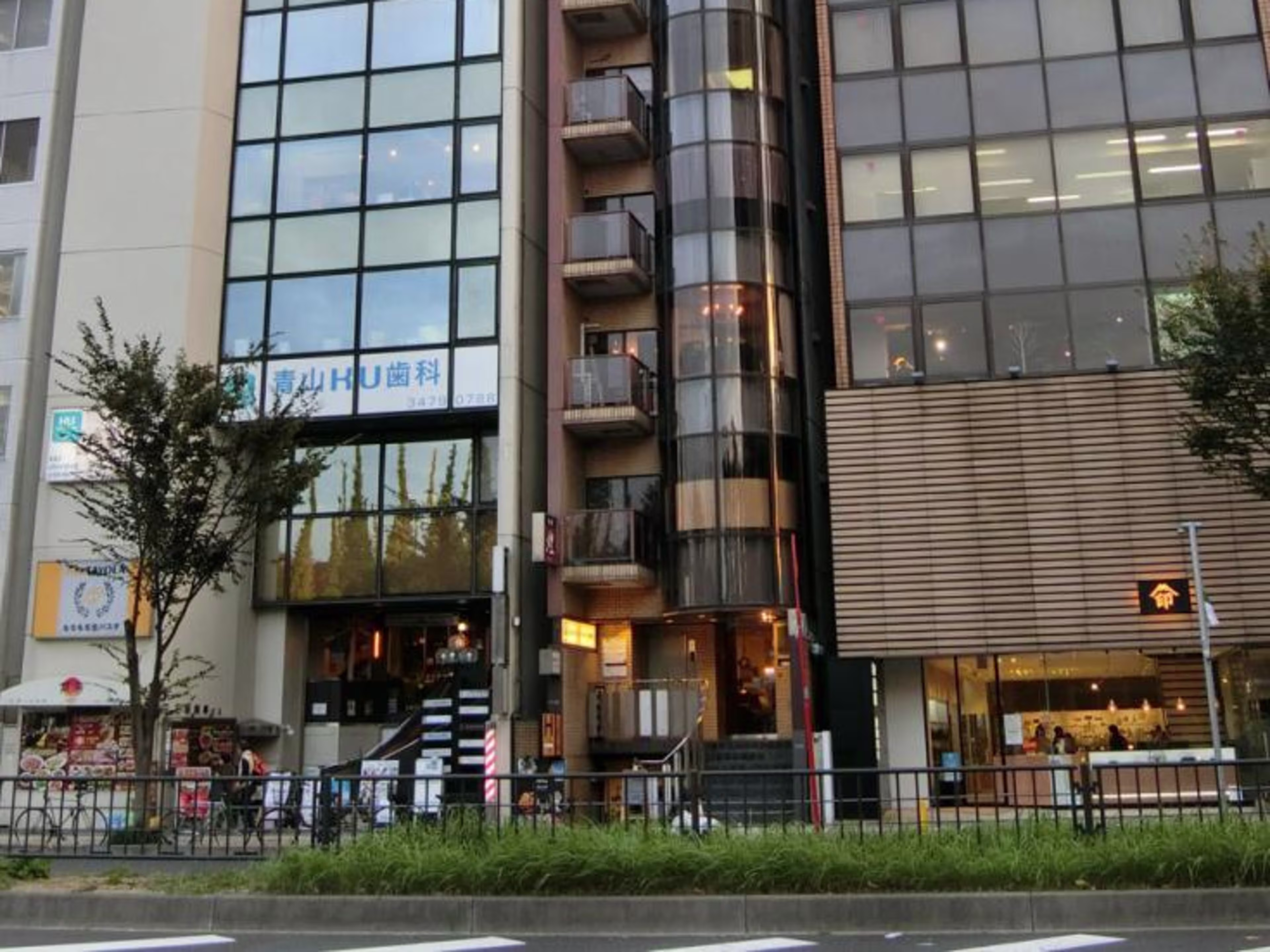 南青山二丁目ビル