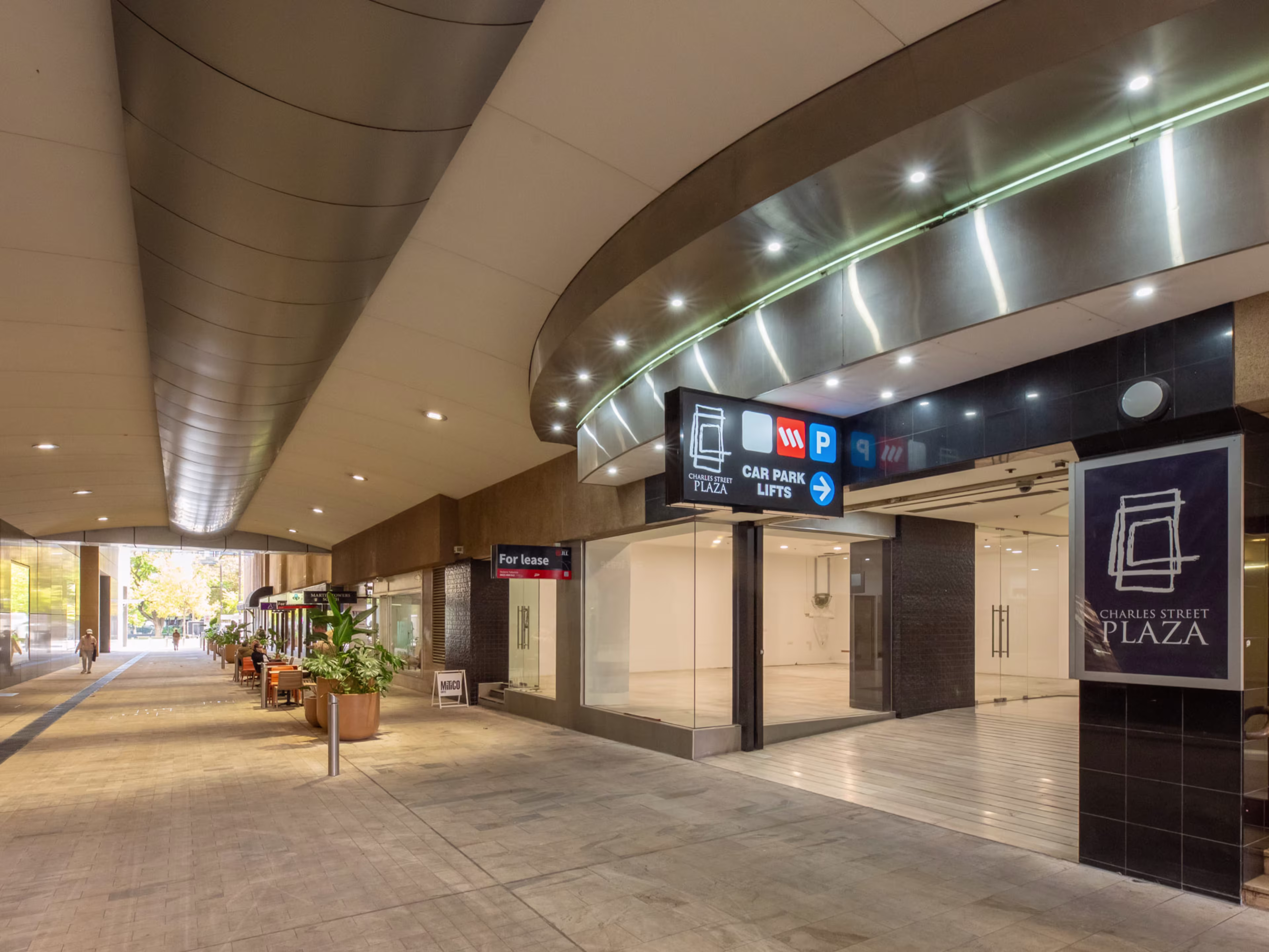 1 Charles Street Plaza