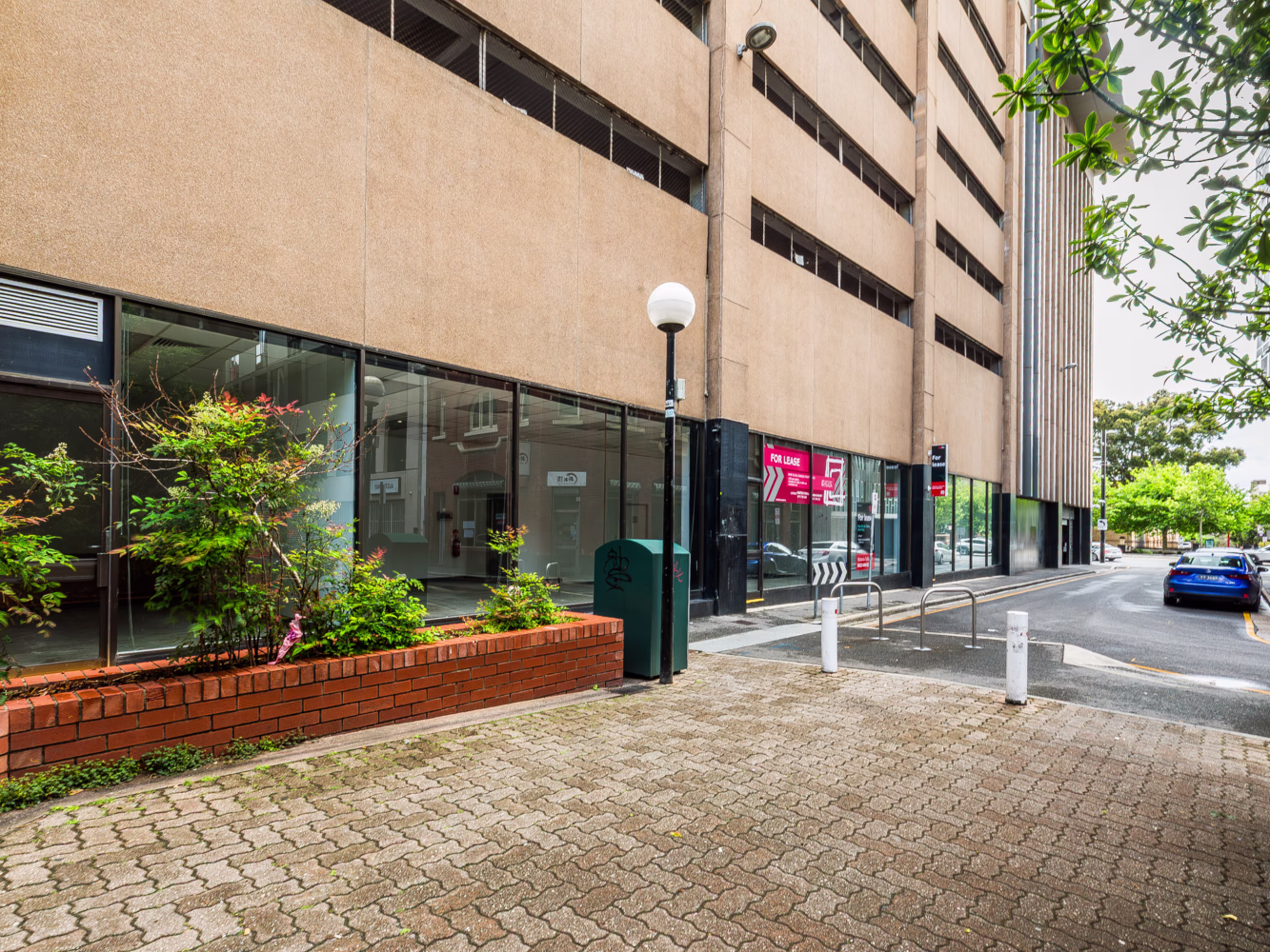 1 Charles Street Plaza