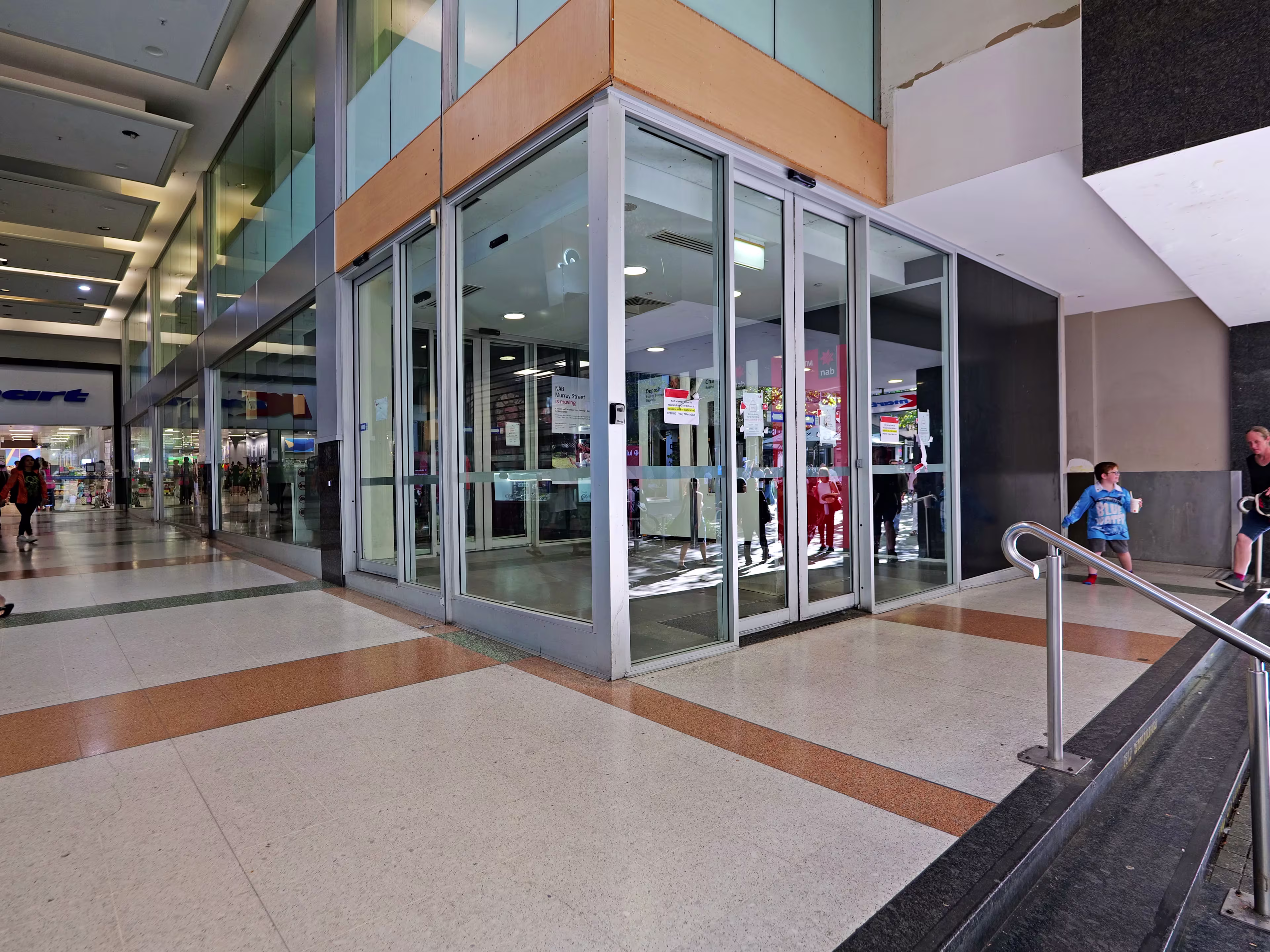 239 Murray St Mall