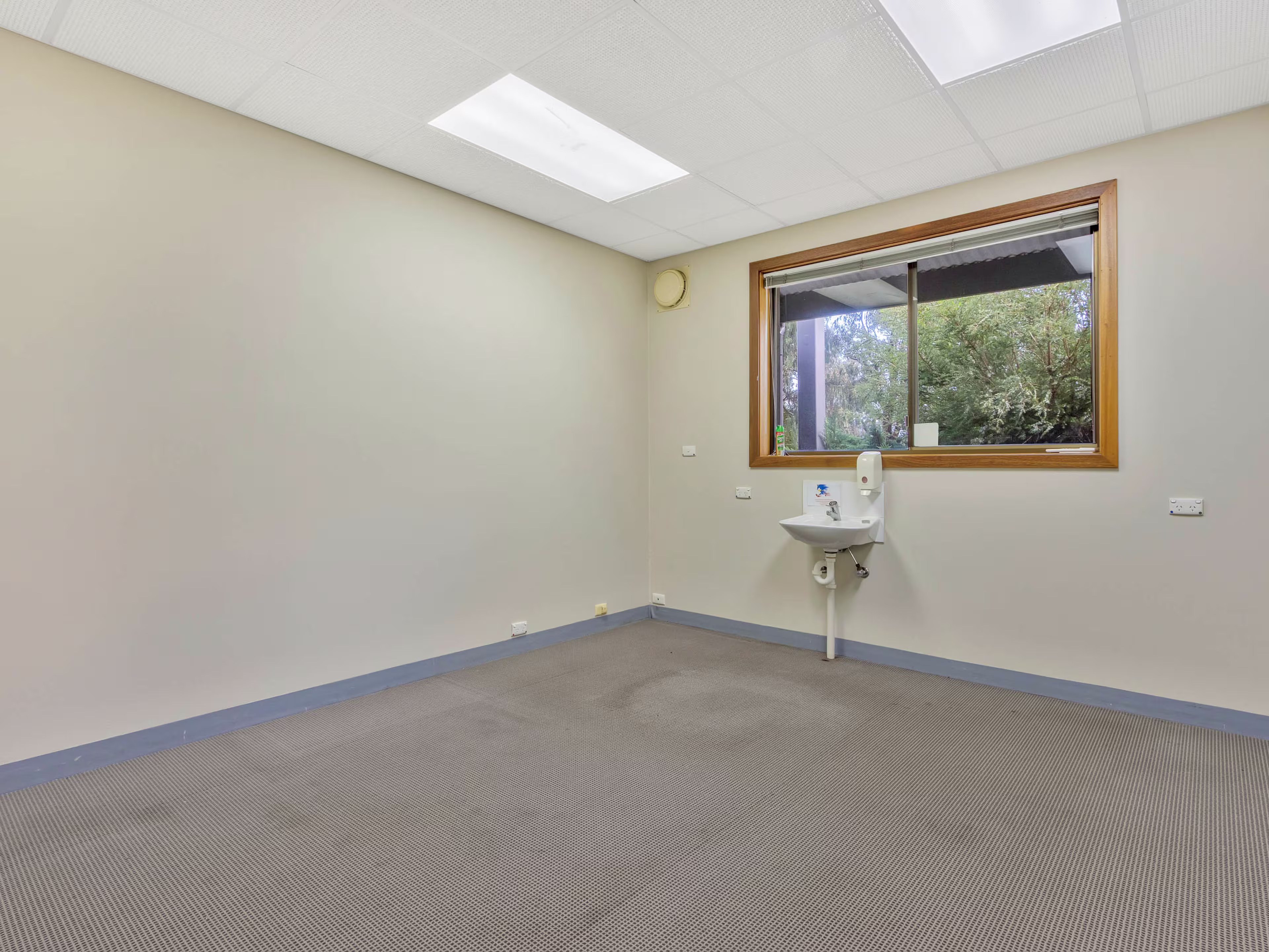 1 Longview Road Windsor Gardens
