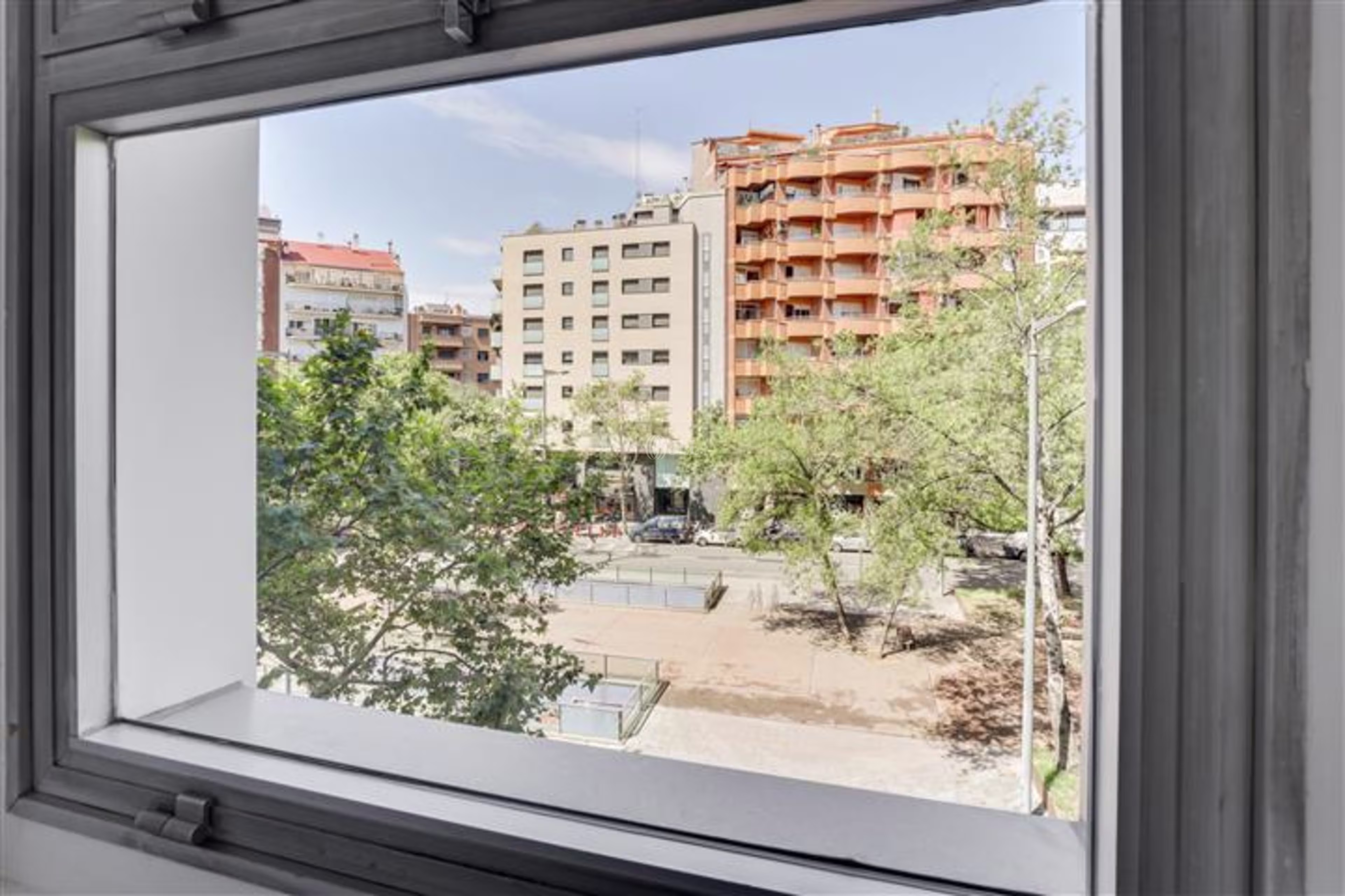 Josep Tarradellas 34-36