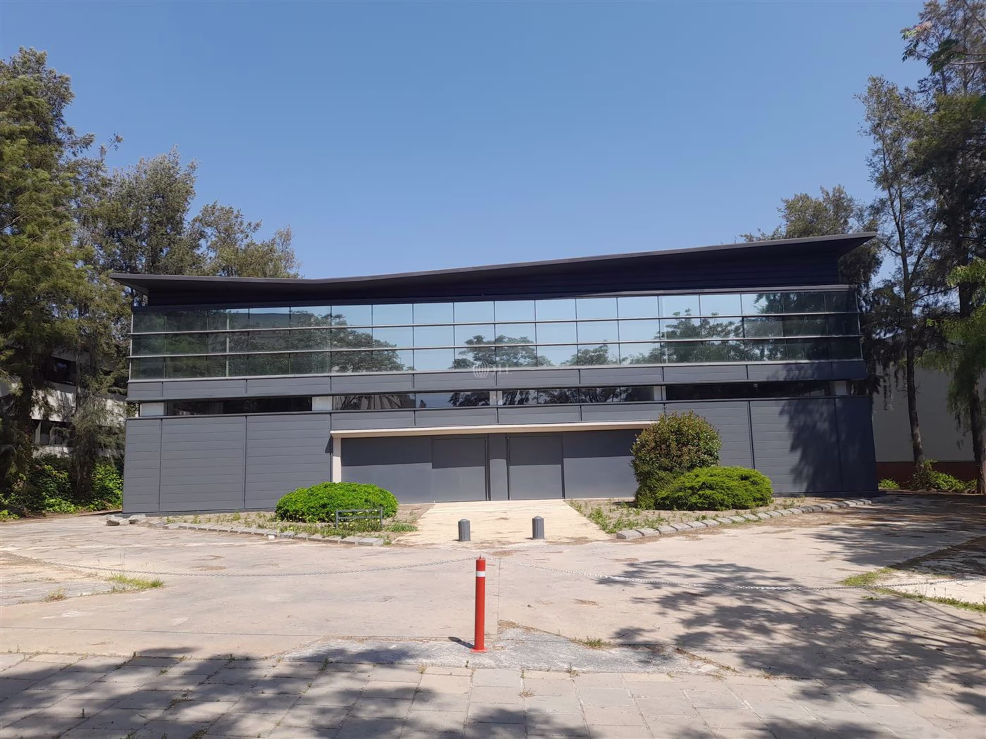 B0647 EDIFICIO OFICINAS E INDUSTRIAL PI DEL VALLES CERDANYOLA ALQUILER