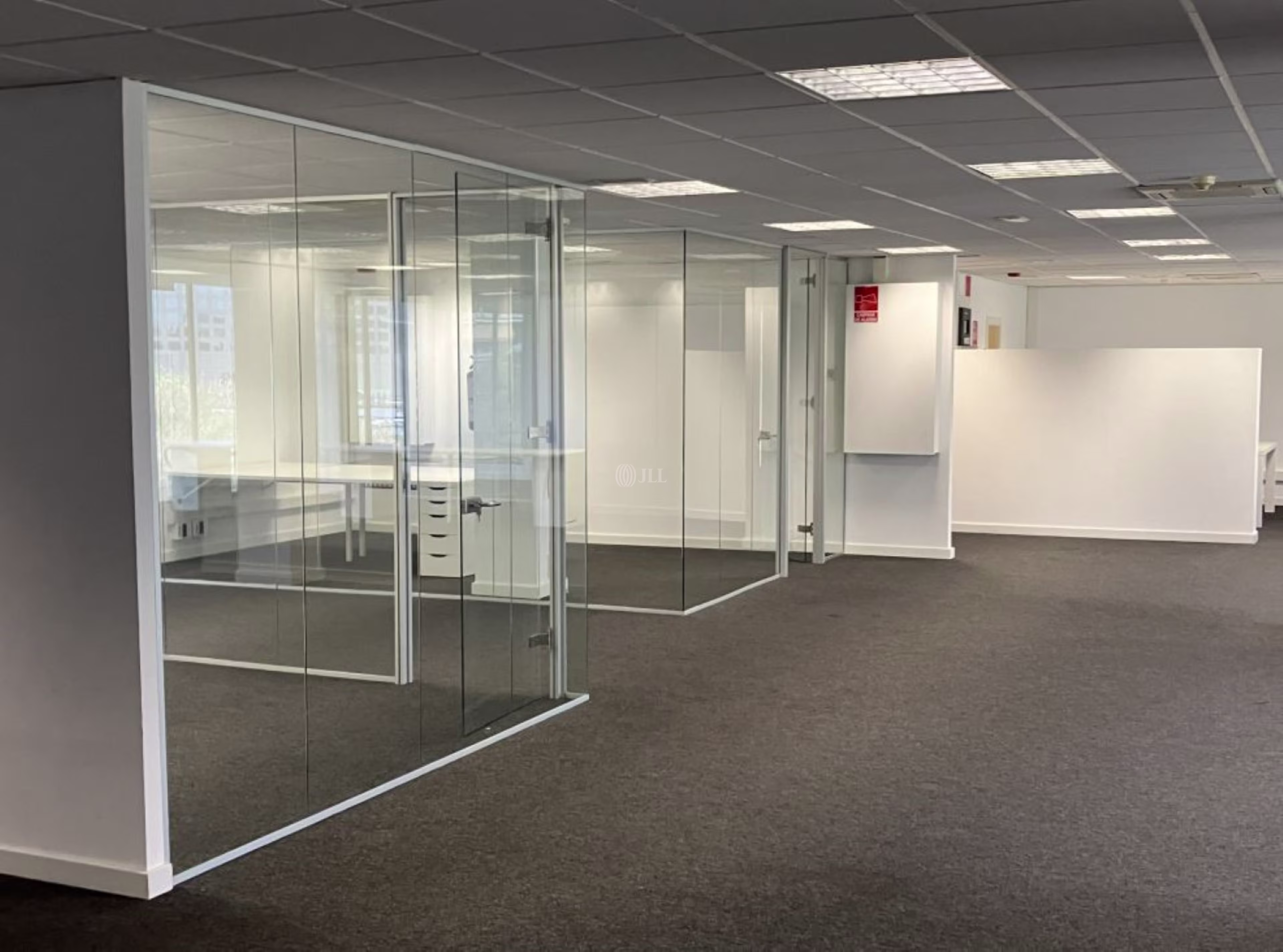 Josep Tarradellas 8-10