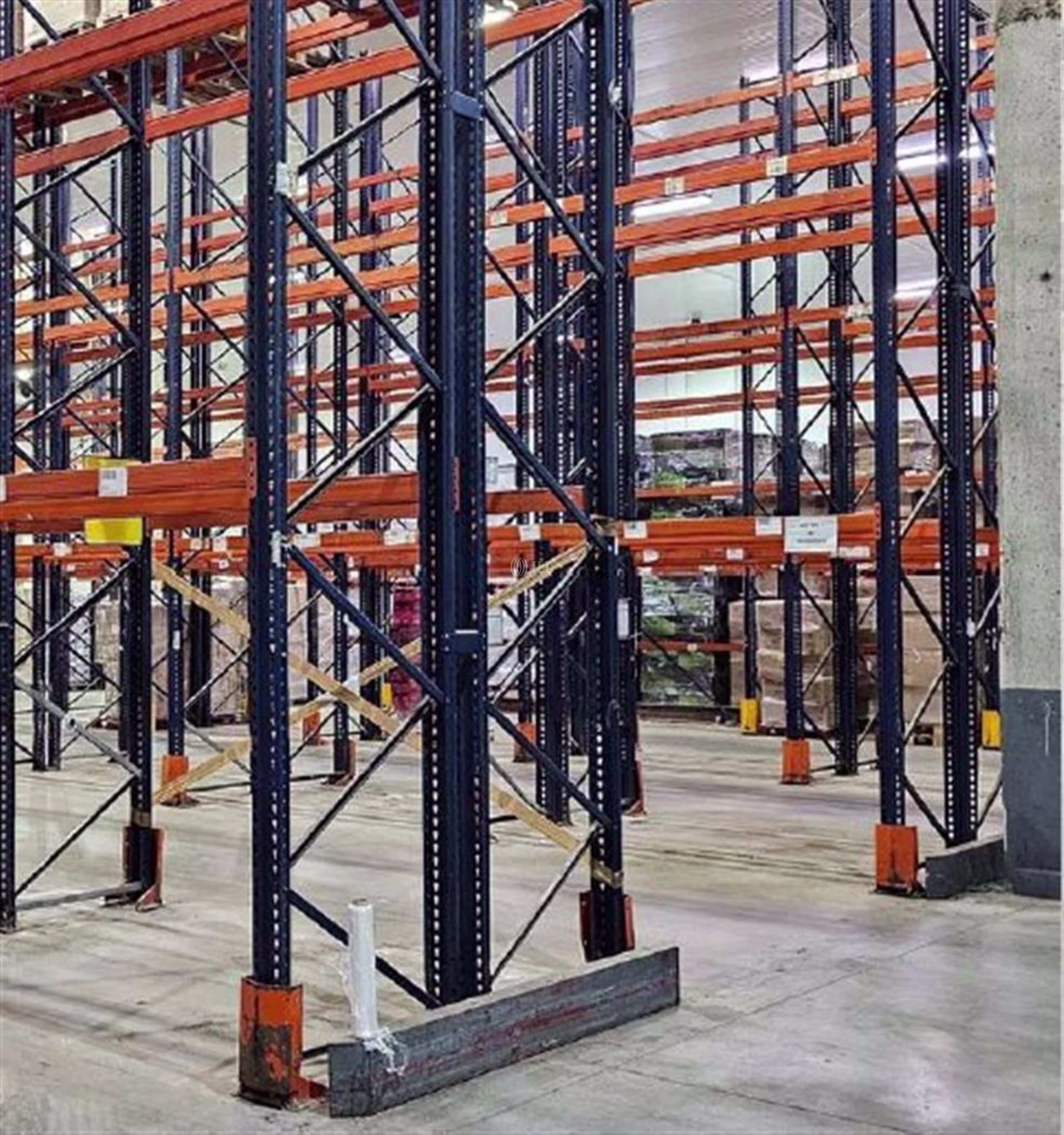 M1072 NAVE LOGISTICA MEJORADA ALQUILER