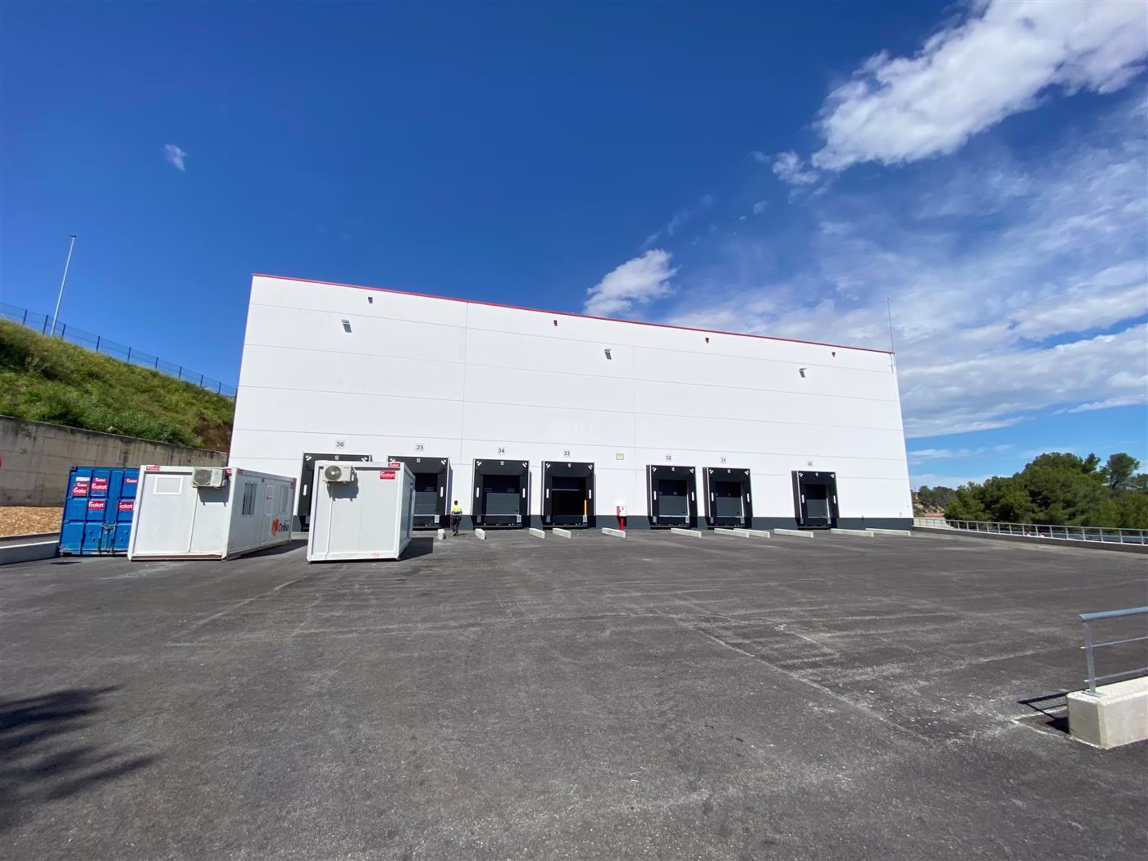 B0686 NAVE LOGISTICA GELIDA ALQUILER
