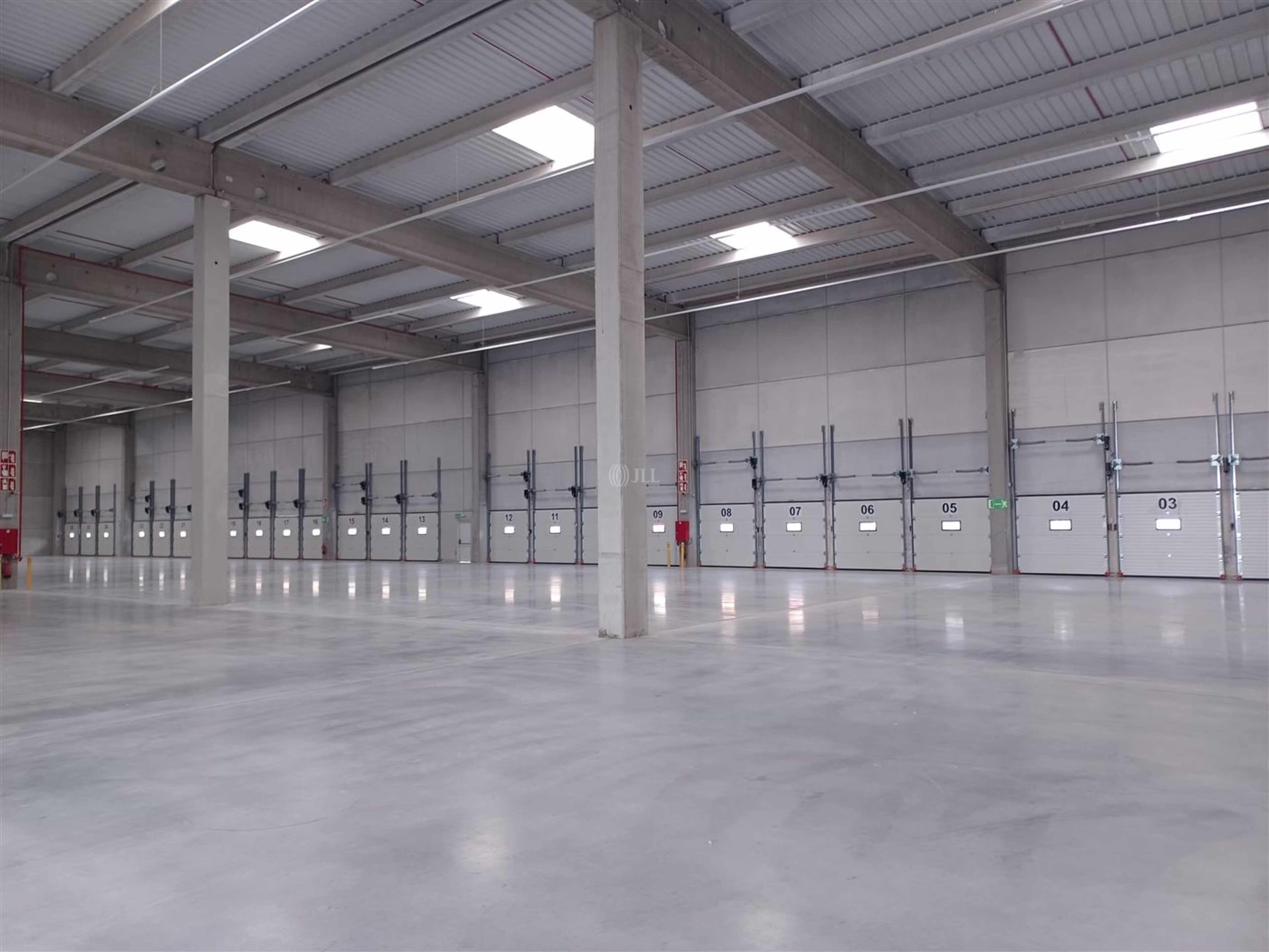 B0609 NAVES LOGISTICAS Y CROSS DOCKING PI SANTA TERESA MALAGA ALQUILER