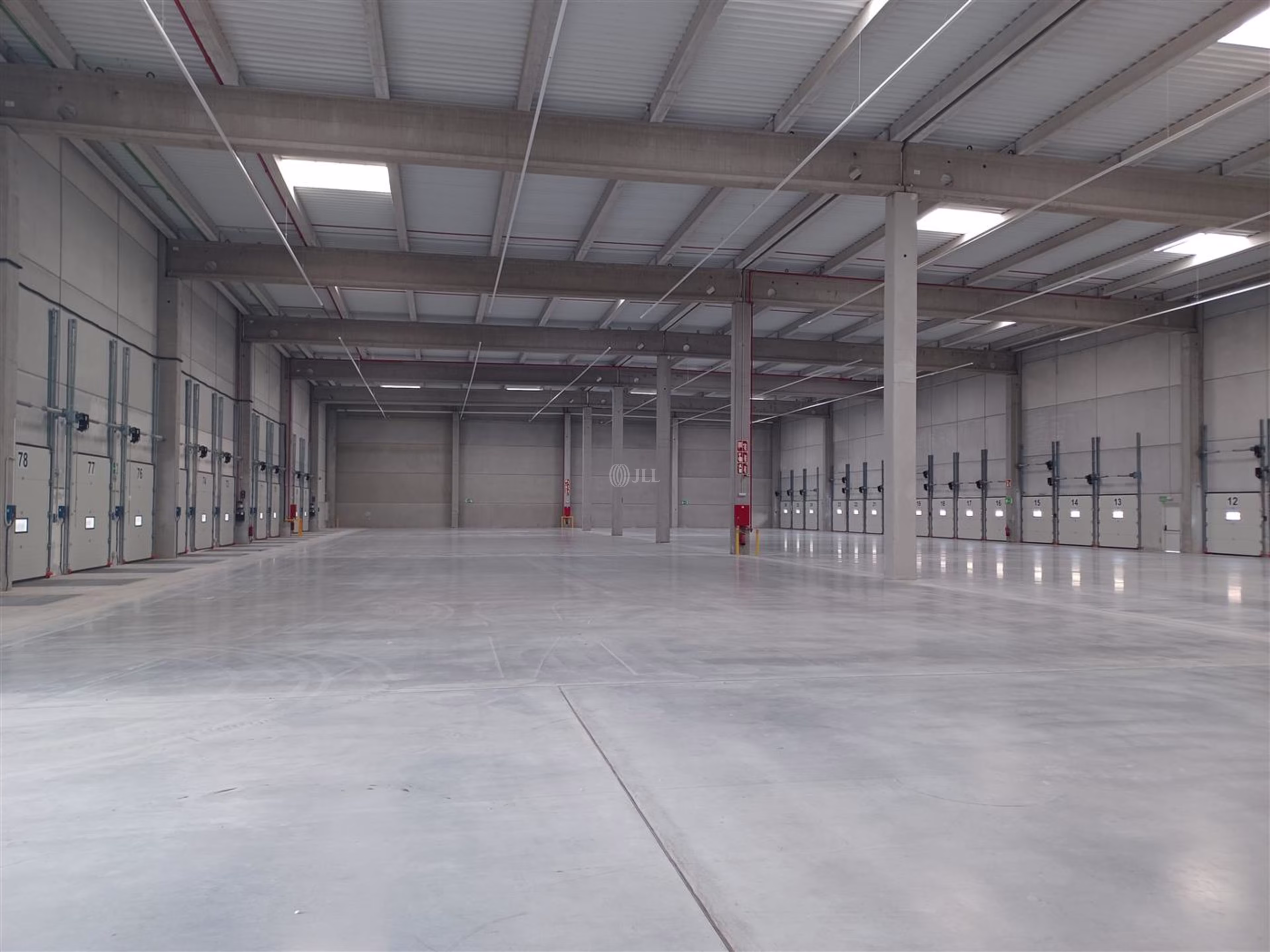 B0609 NAVES LOGISTICAS Y CROSS DOCKING PI SANTA TERESA MALAGA ALQUILER