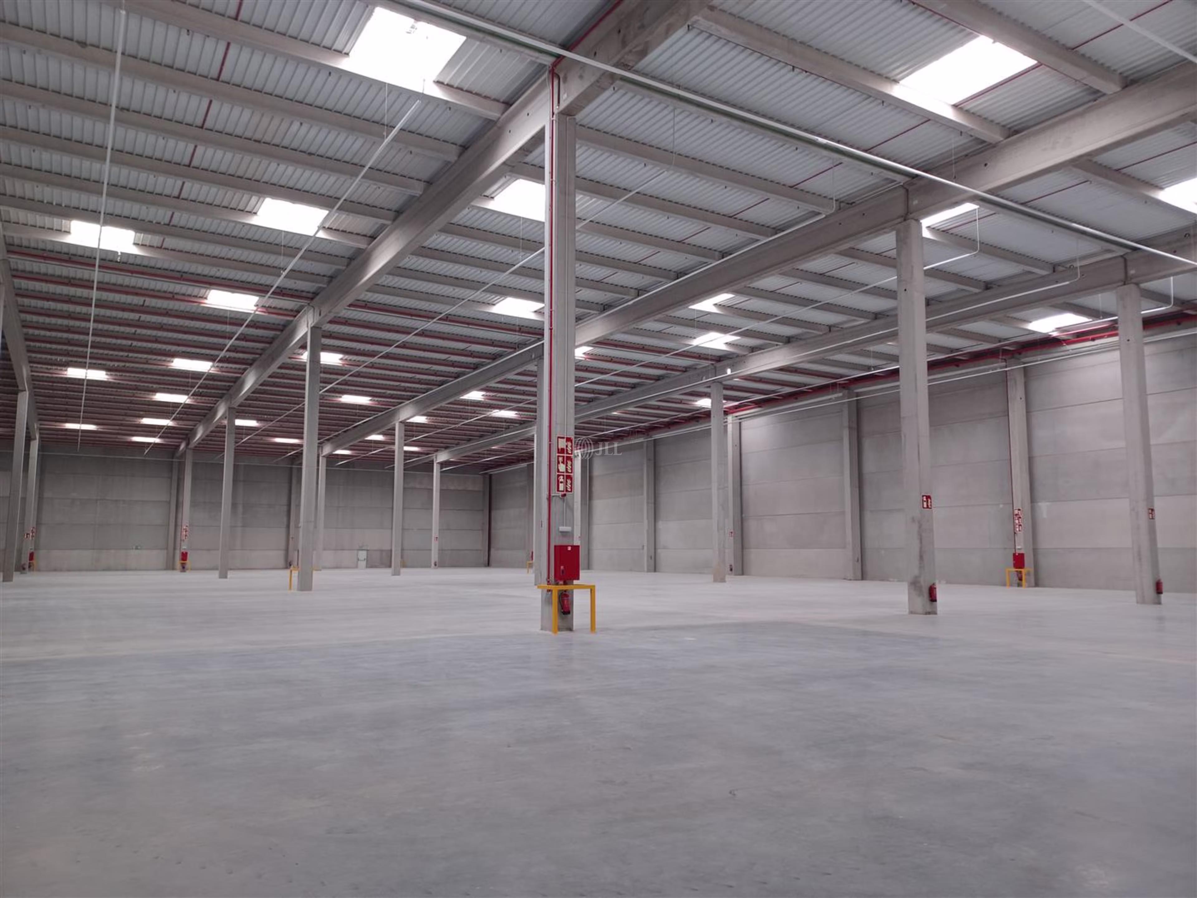 B0609 NAVES LOGISTICAS Y CROSS DOCKING PI SANTA TERESA MALAGA ALQUILER