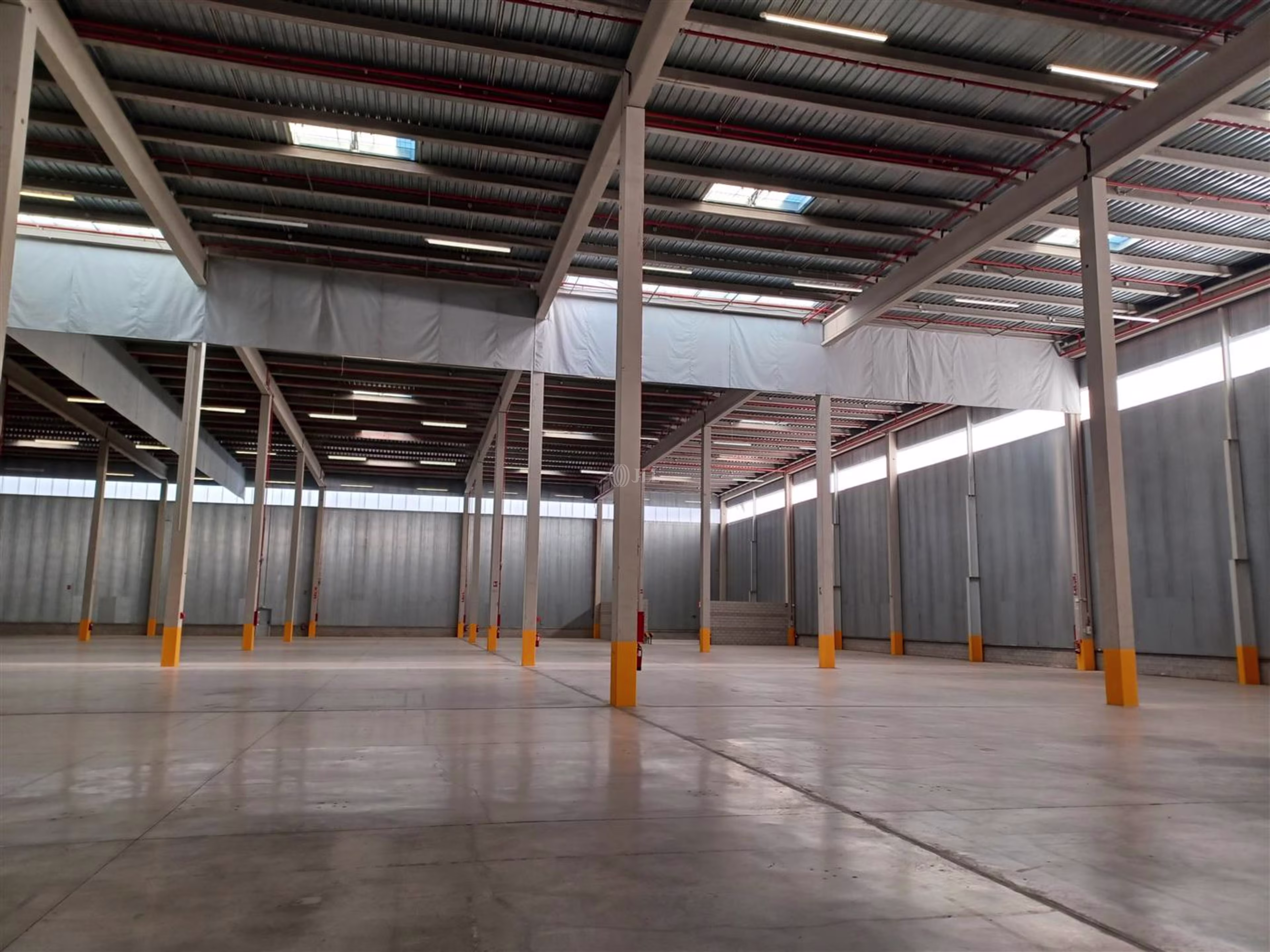 M0394 NAVE LOGISTICA DC1 CABANILLAS ALQUILER