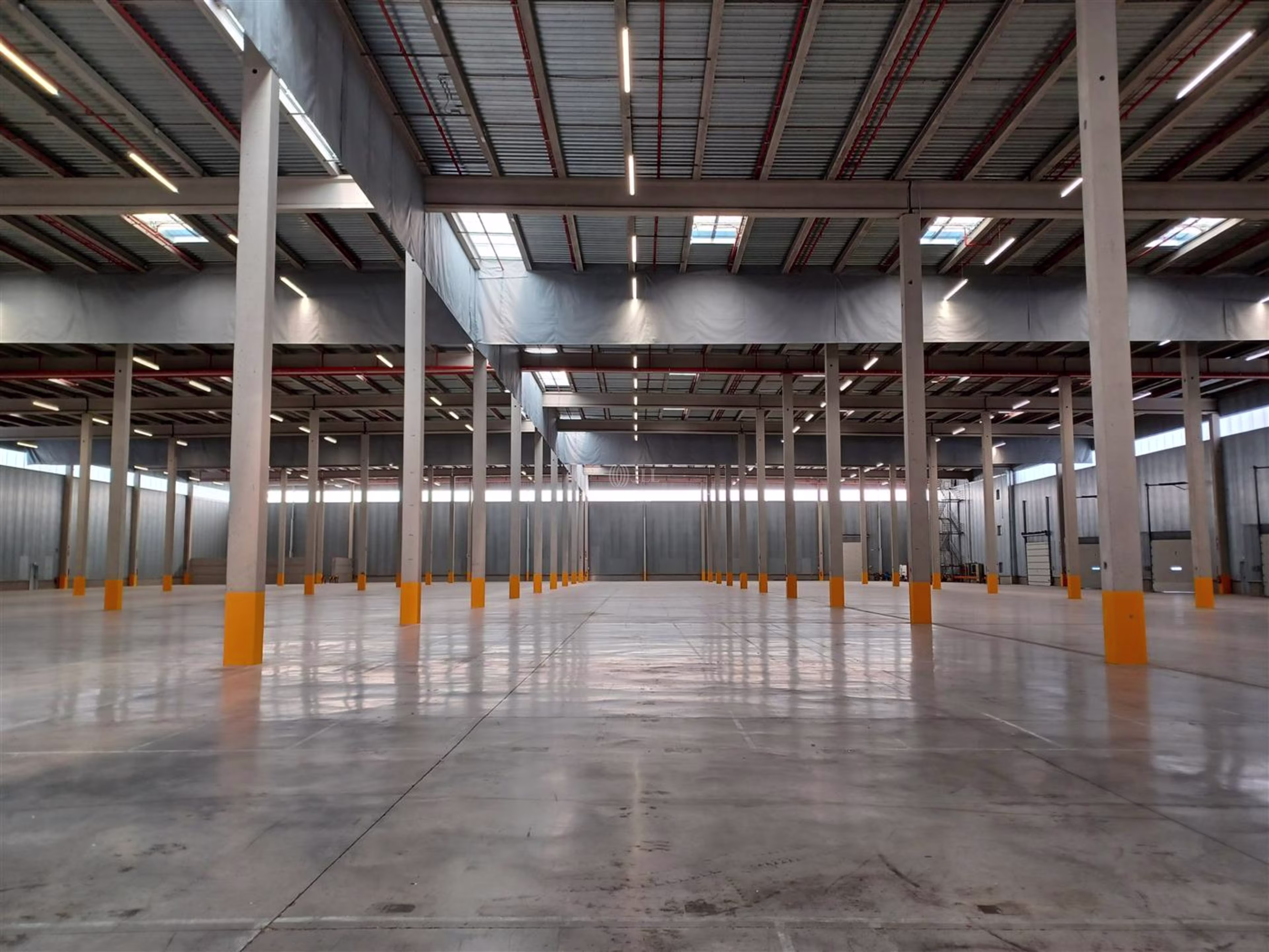 M0394 NAVE LOGISTICA DC1 CABANILLAS ALQUILER