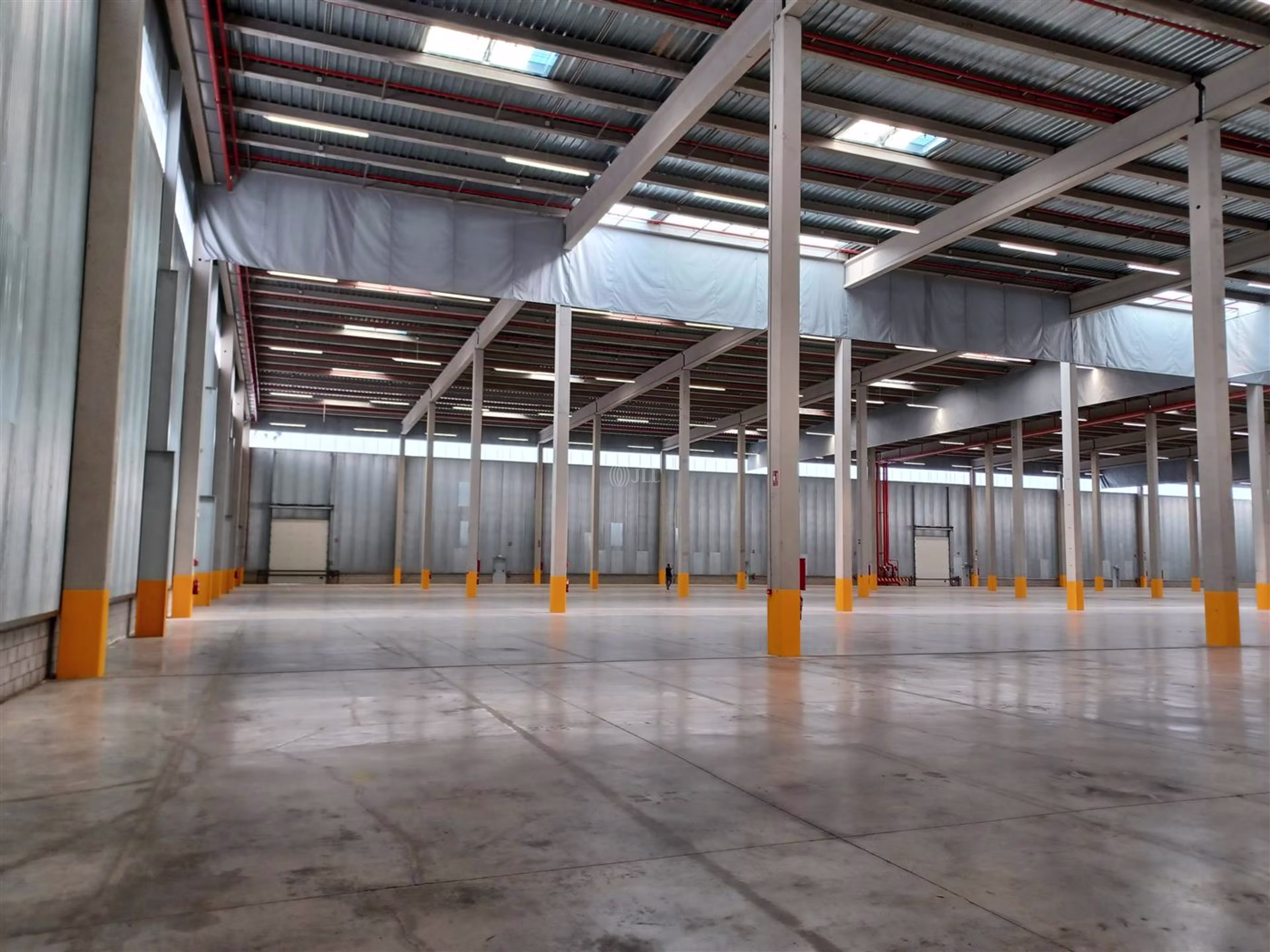 M0394 NAVE LOGISTICA DC1 CABANILLAS ALQUILER