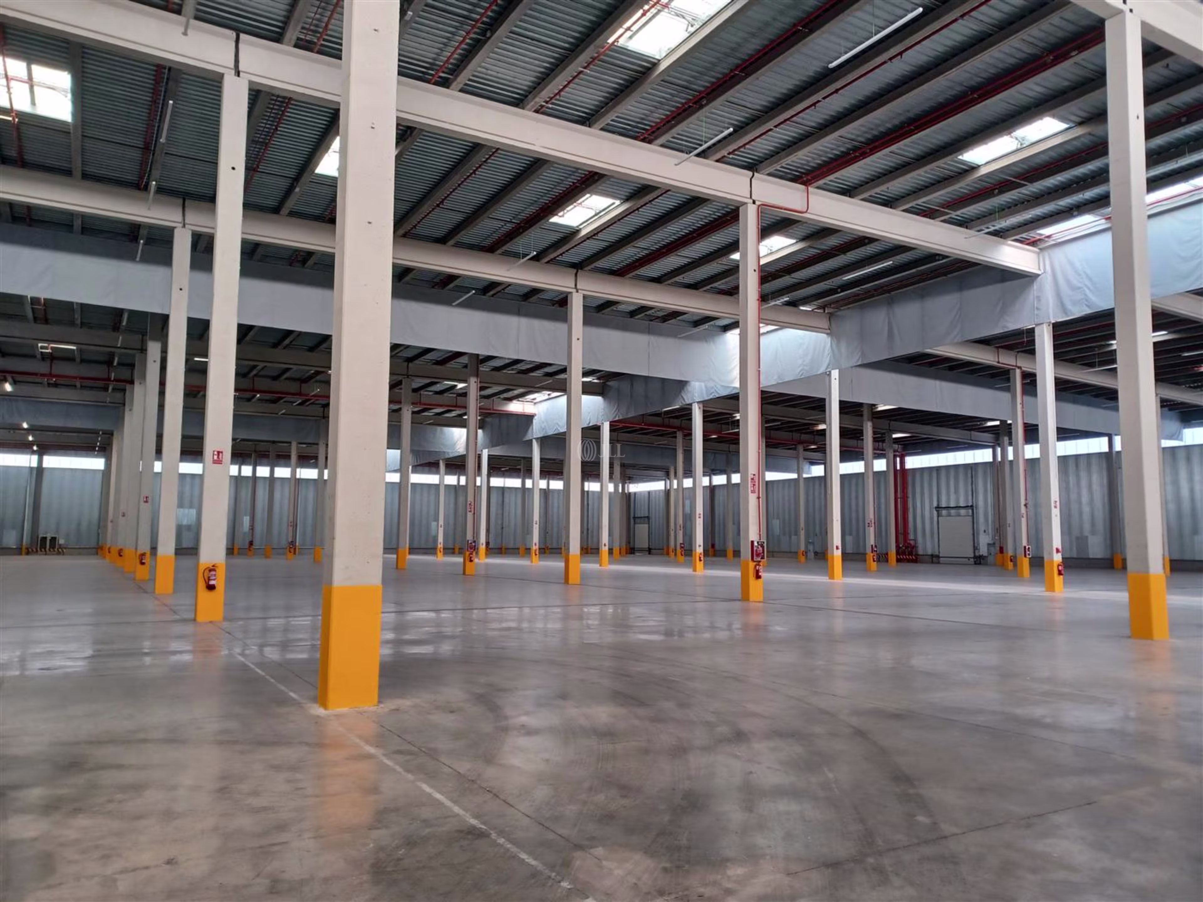 M0394 NAVE LOGISTICA DC1 CABANILLAS ALQUILER