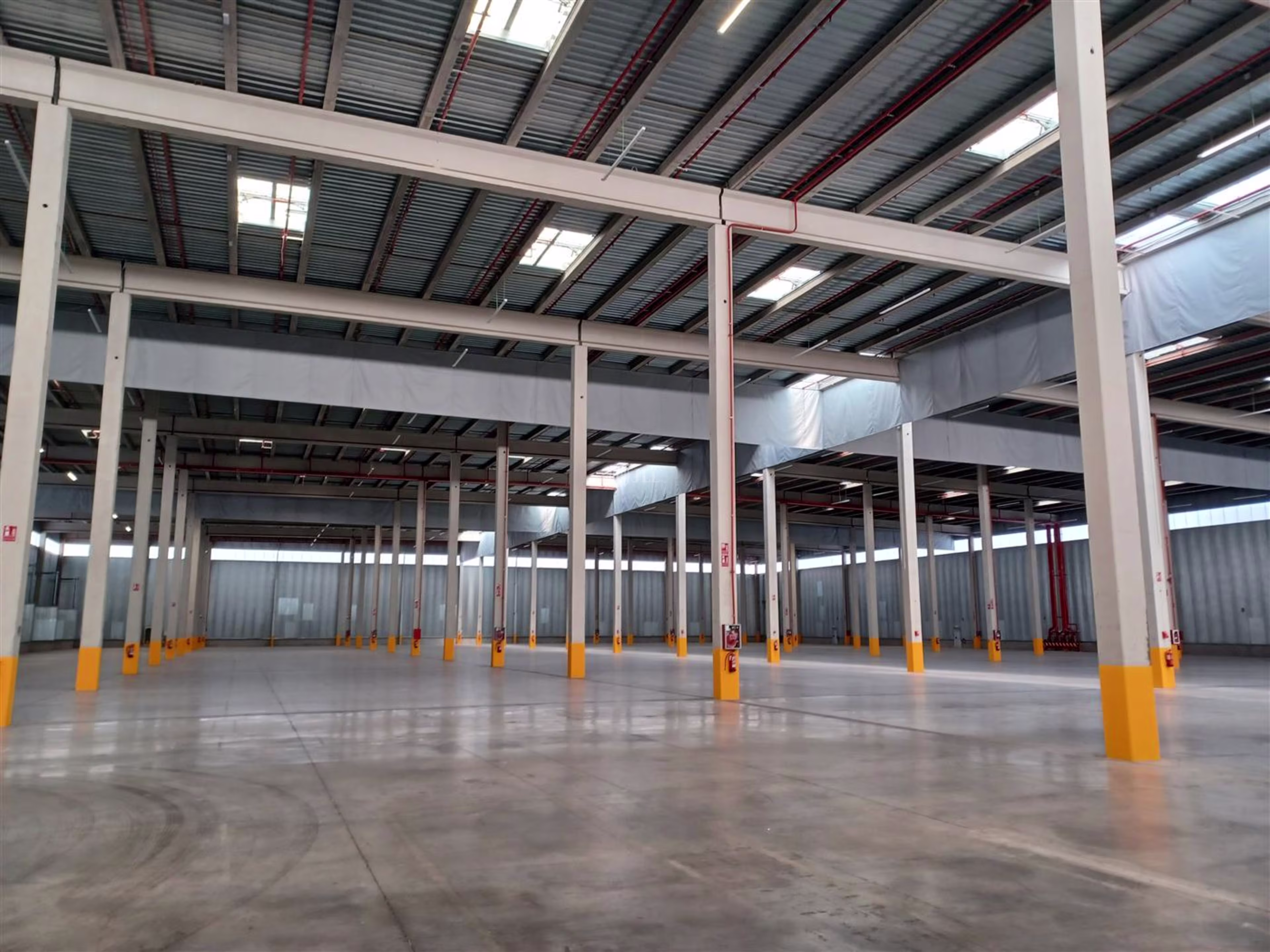 M0394 NAVE LOGISTICA DC1 CABANILLAS ALQUILER