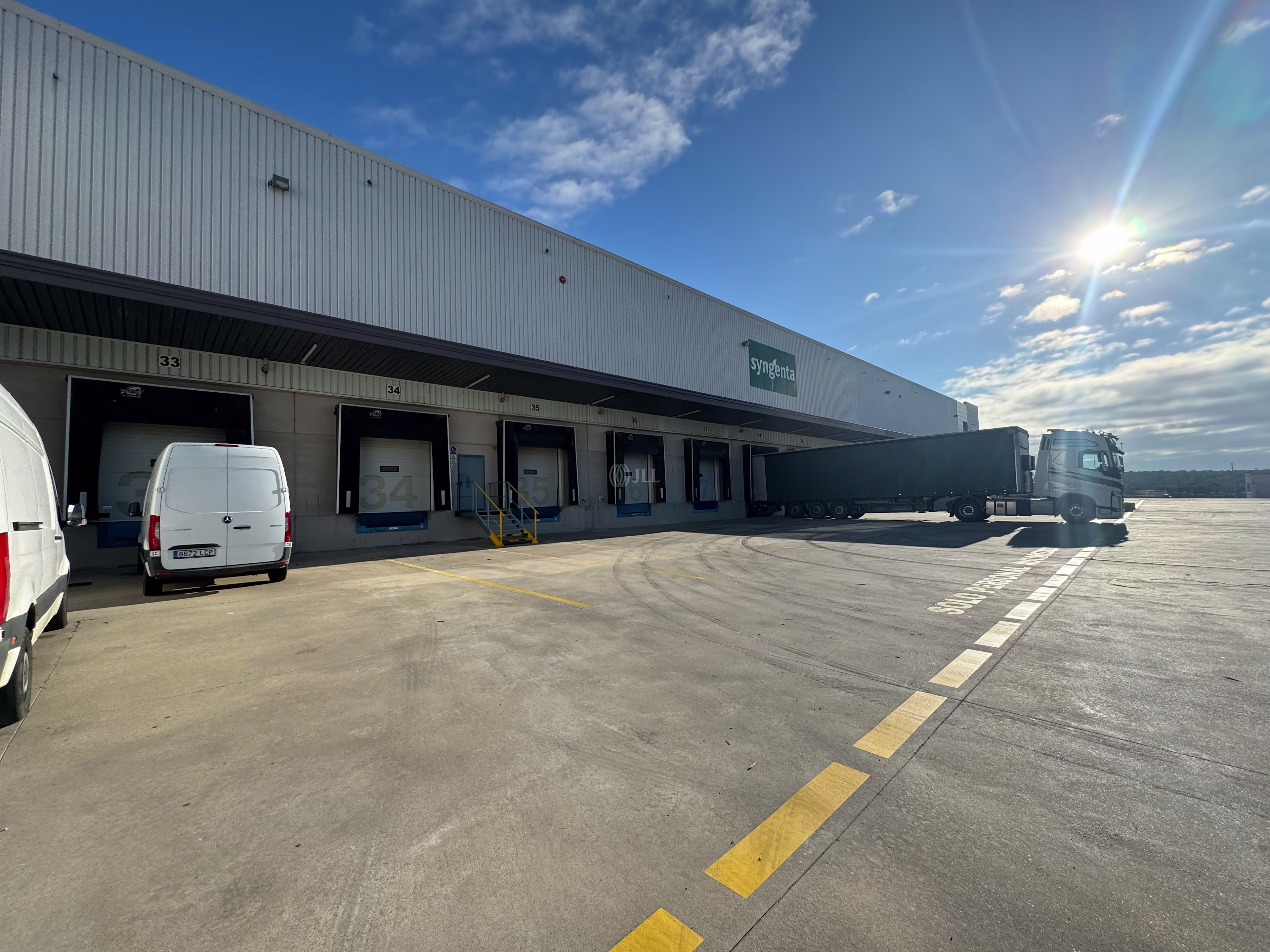 B1274 NAVE LOGISTICA PI CARMONA SEVILLA ALQUILER