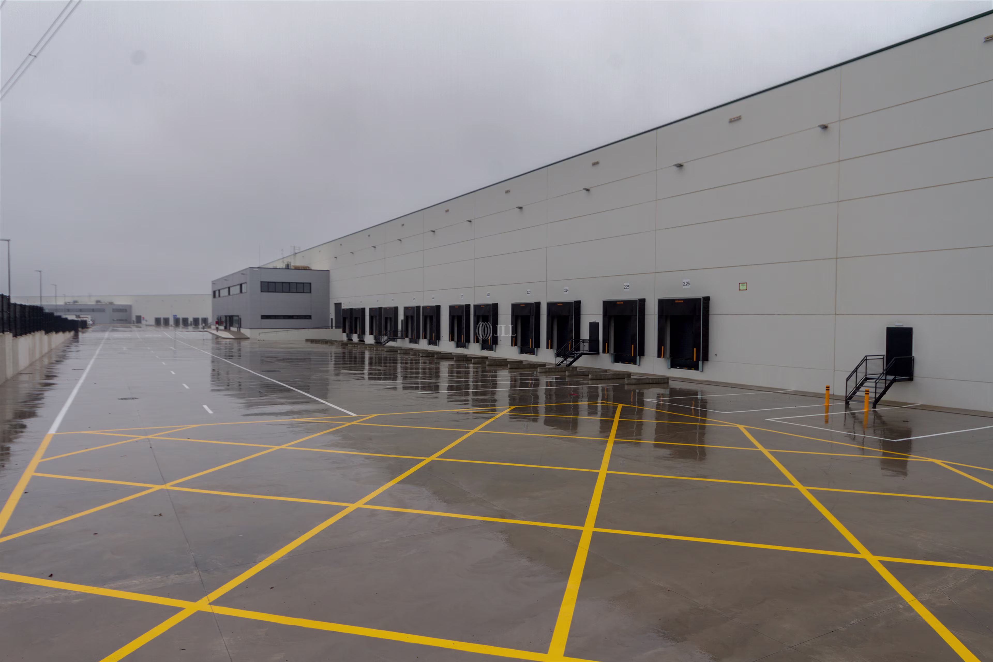 M0367 PLATAFORMA LOGISTICA PI MATEU CROMO ALQUILER