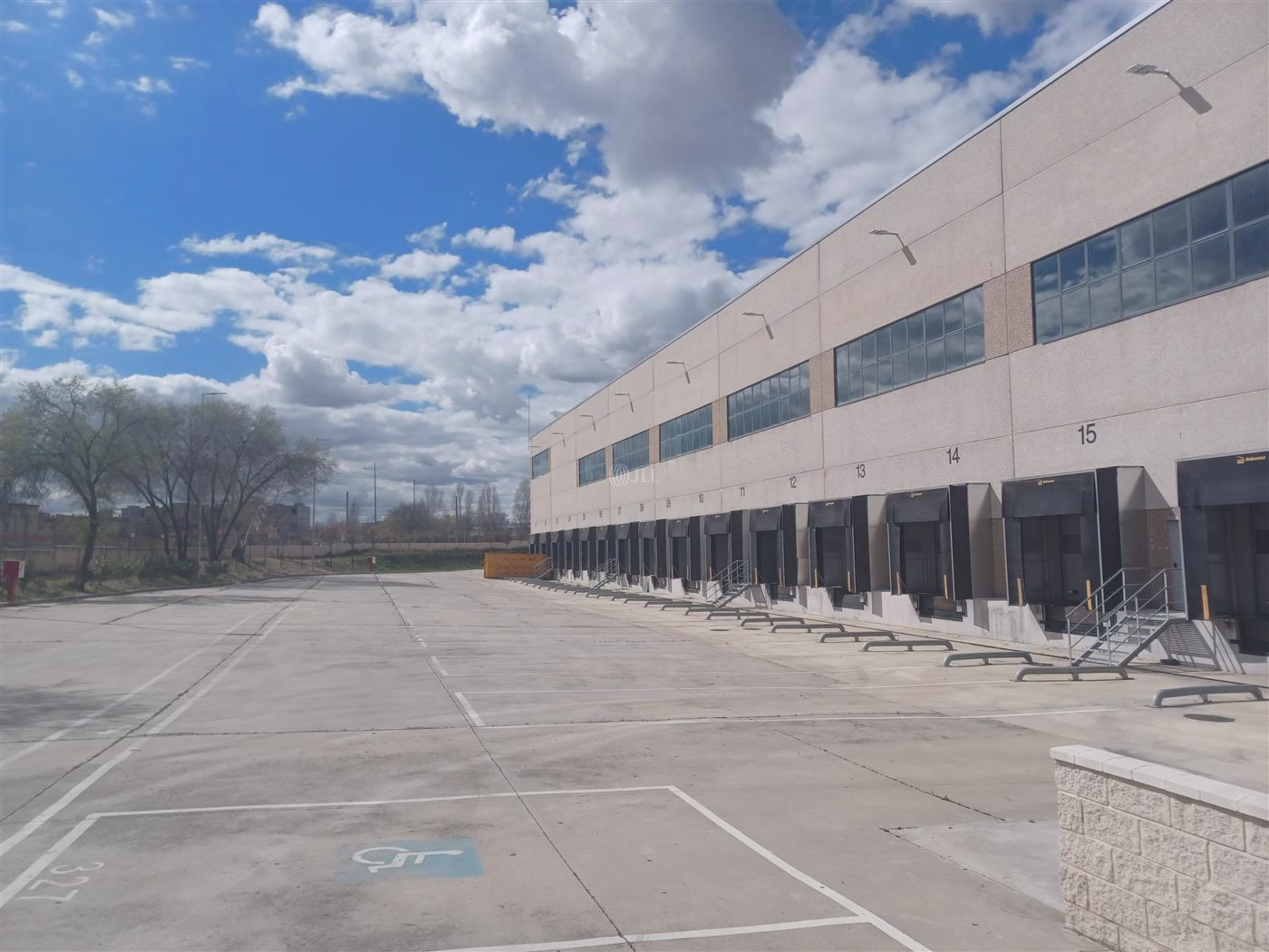 M0774 NAVE LOGISTICA PARLA ALQUILER