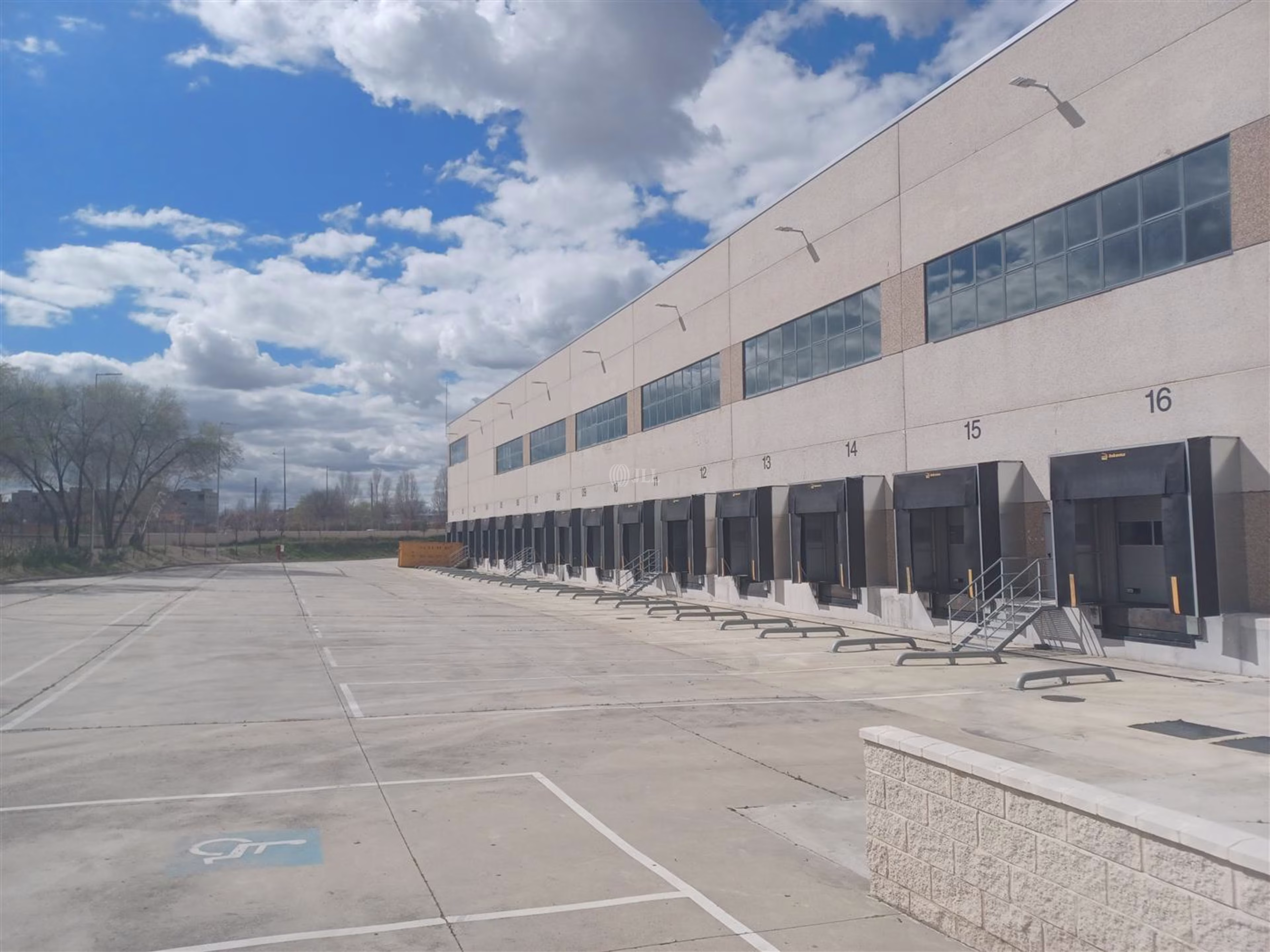 M0774 NAVE LOGISTICA PARLA ALQUILER