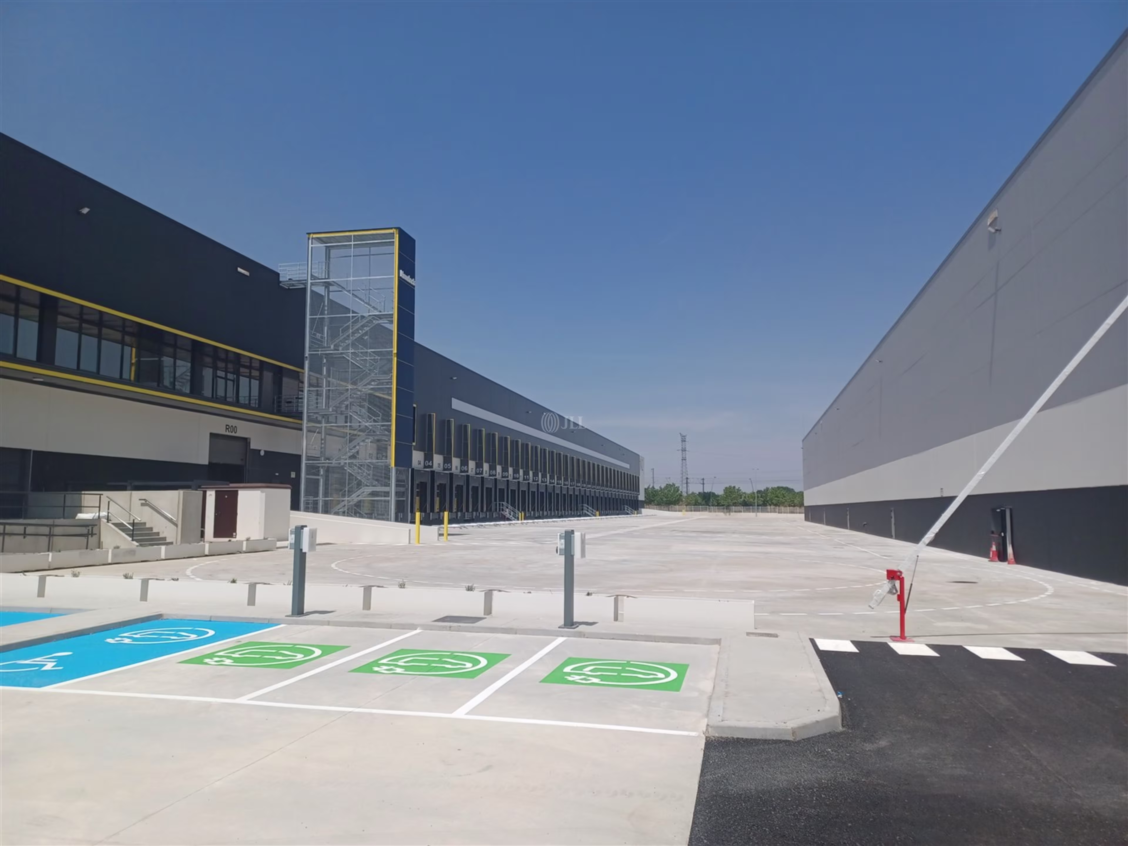 M0802 PLATAFORMAS LOGISTICAS PI GAVILANES ALQUILER