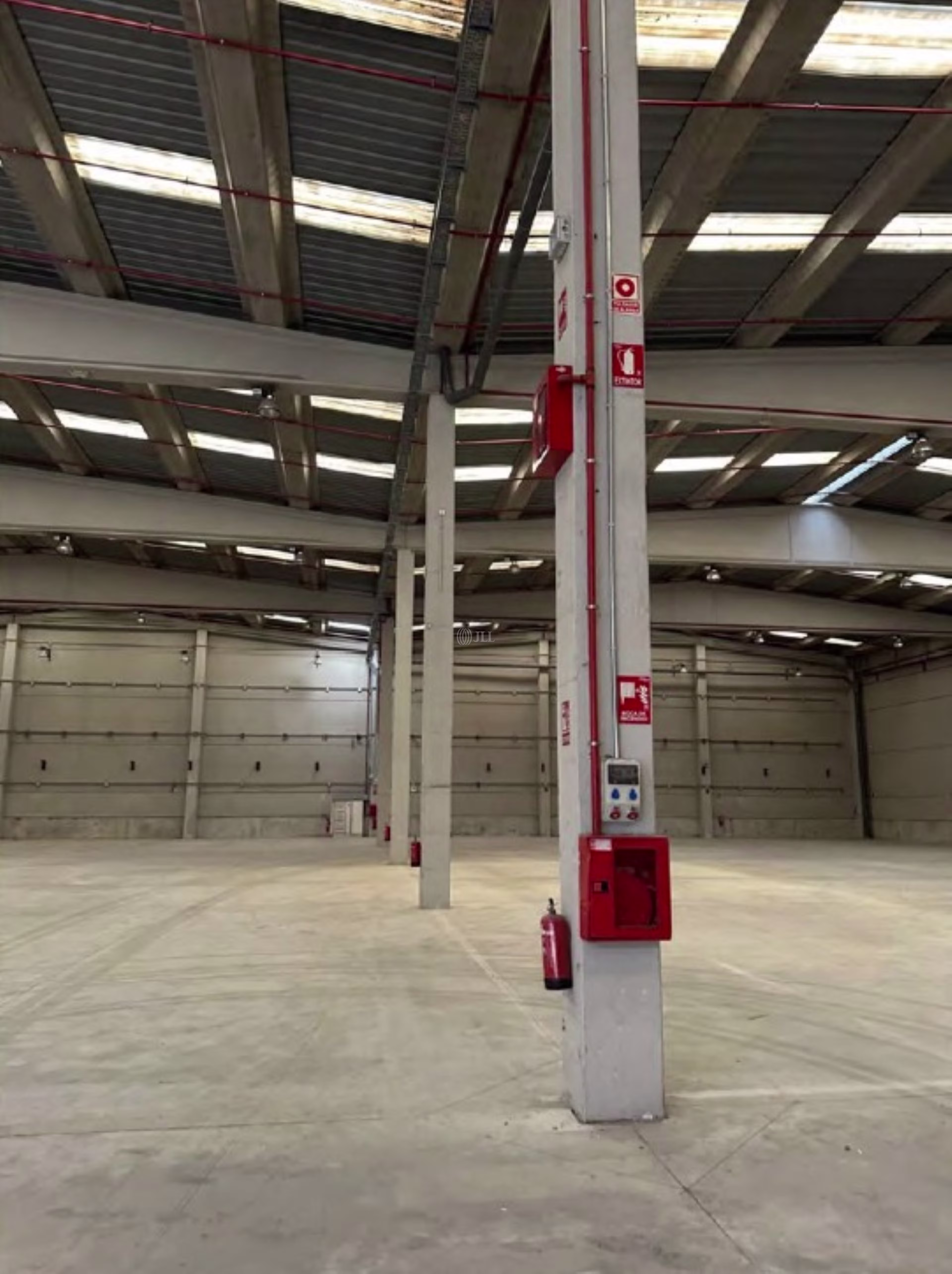 B1594 NAVE LOGISTICA EN ALQUILER SEVILLA
