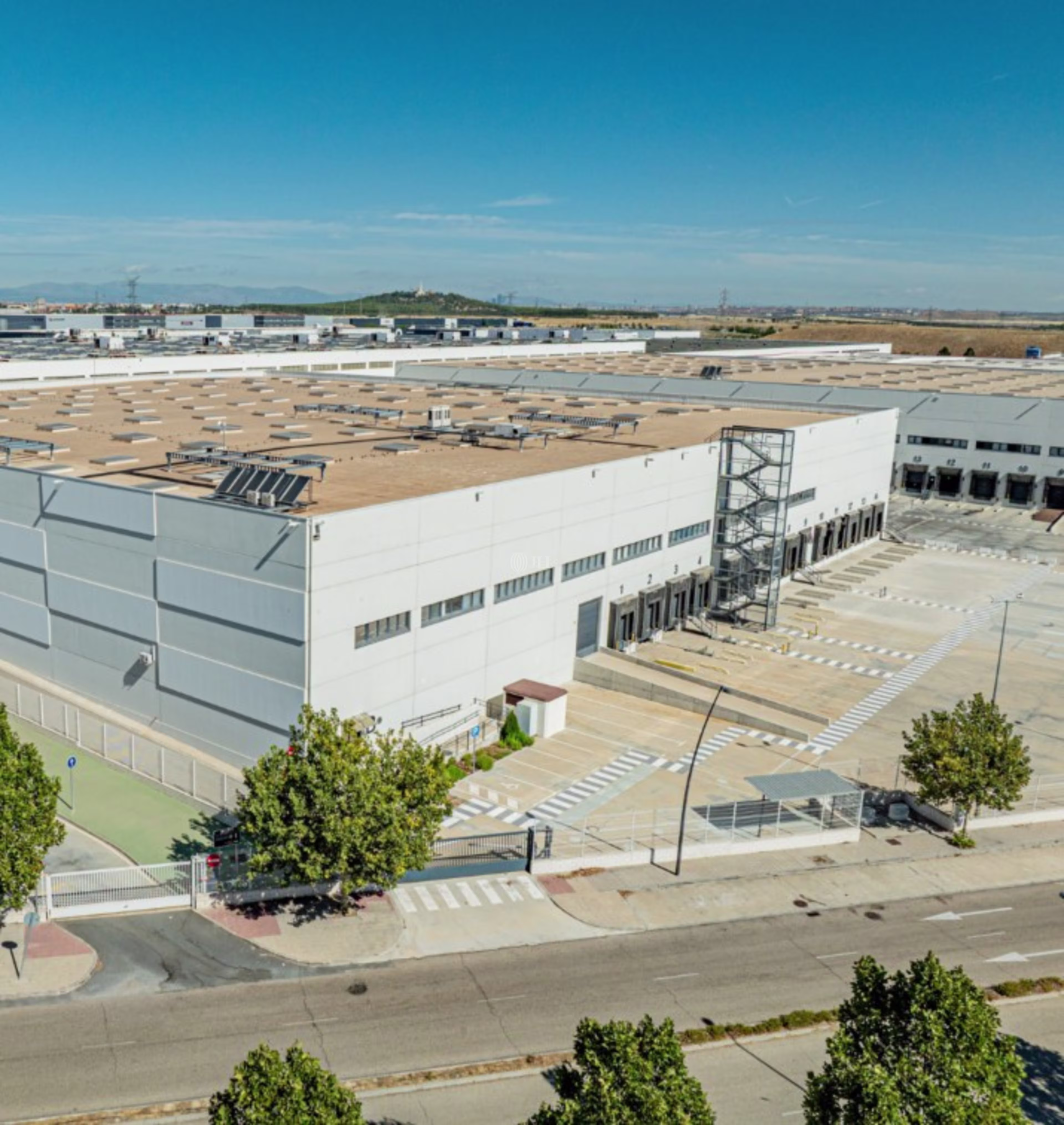 M0369 PLATAFORMA LOGISTICA GAVILANES ALQUILER