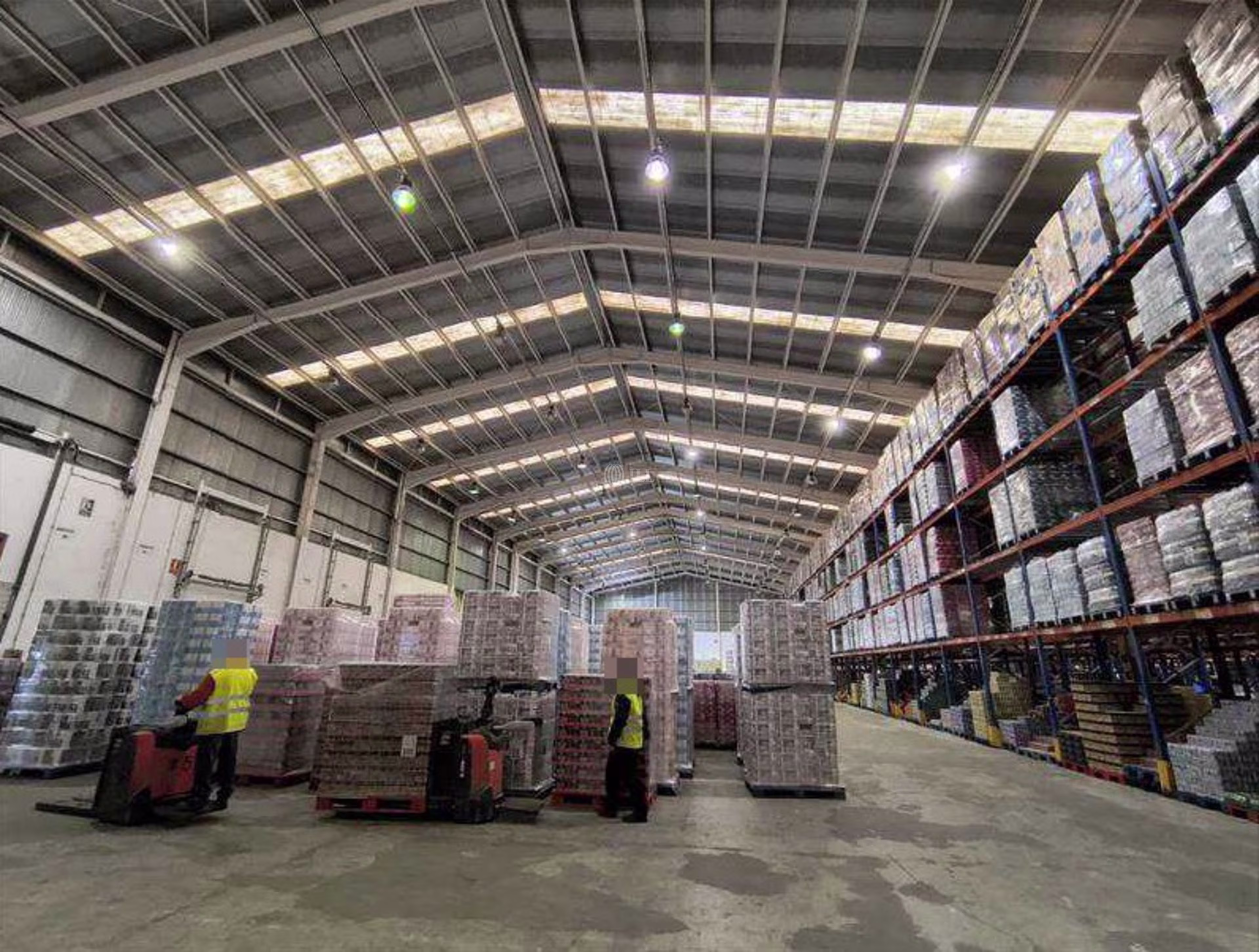 B1685 PLATAFORMA LOGISTICA PLUG & PLAY LEON ALQUILER