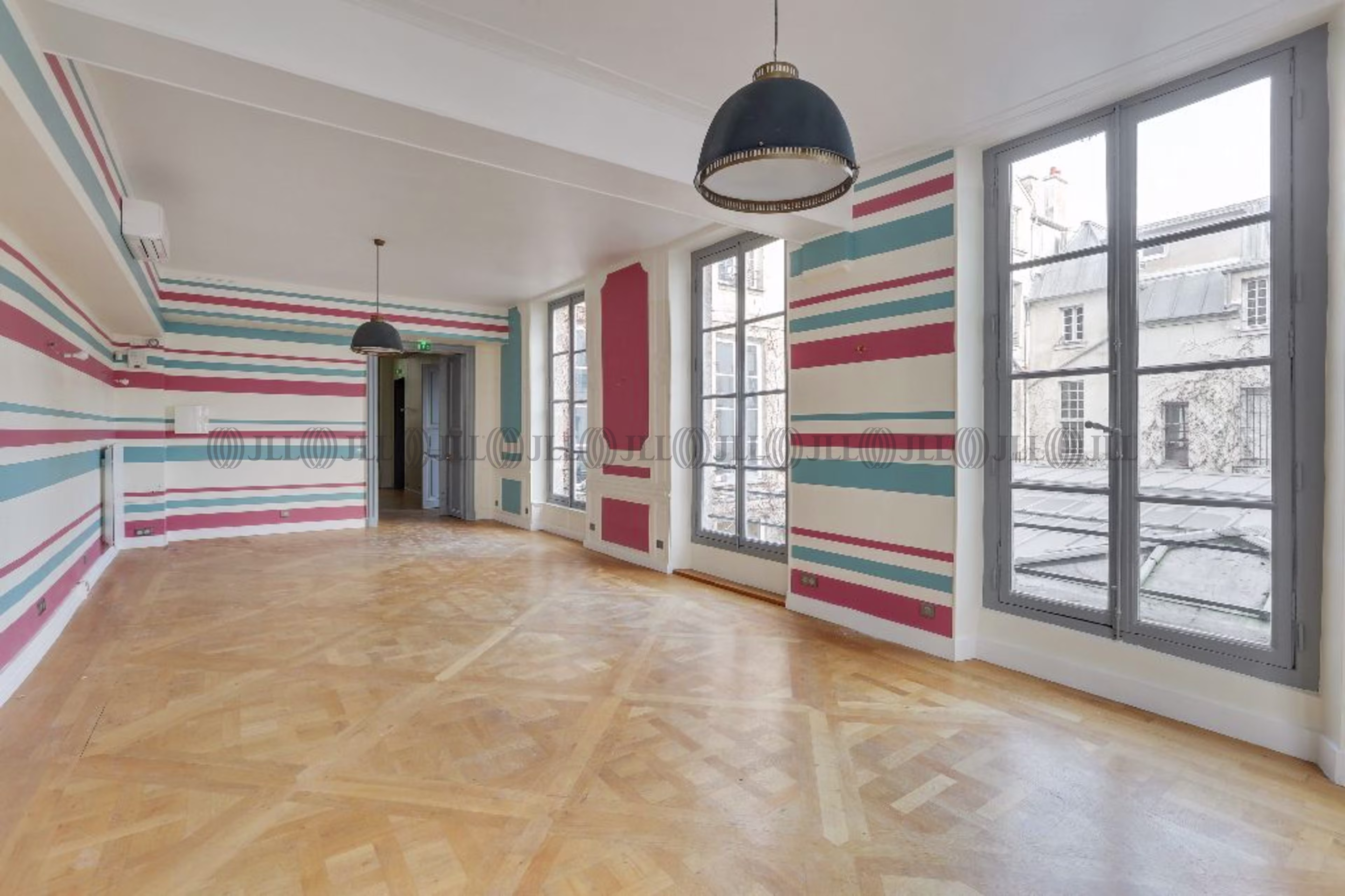 81 RUE DES ARCHIVES