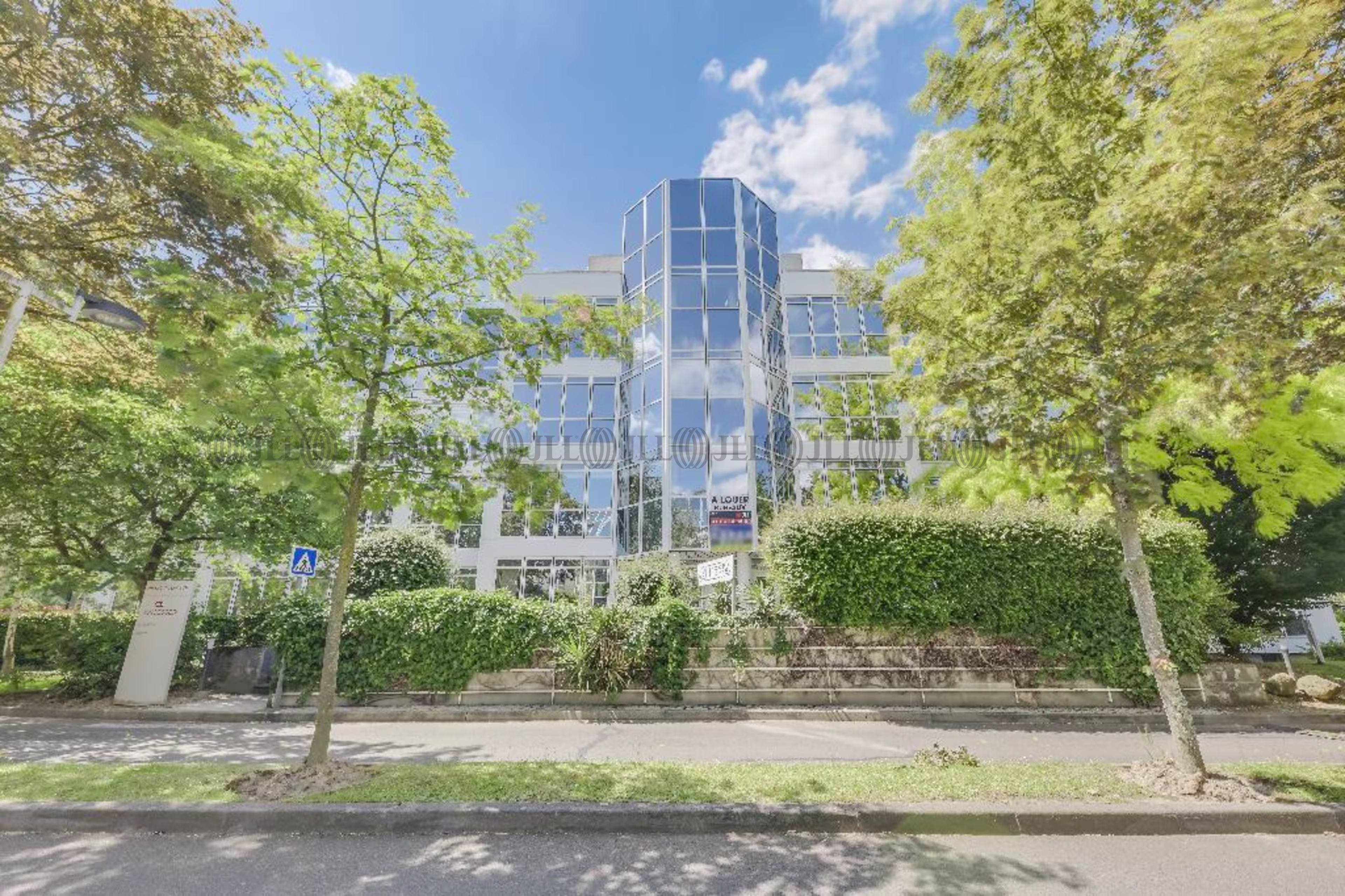 13 AVENUE MORANE SAULNIER