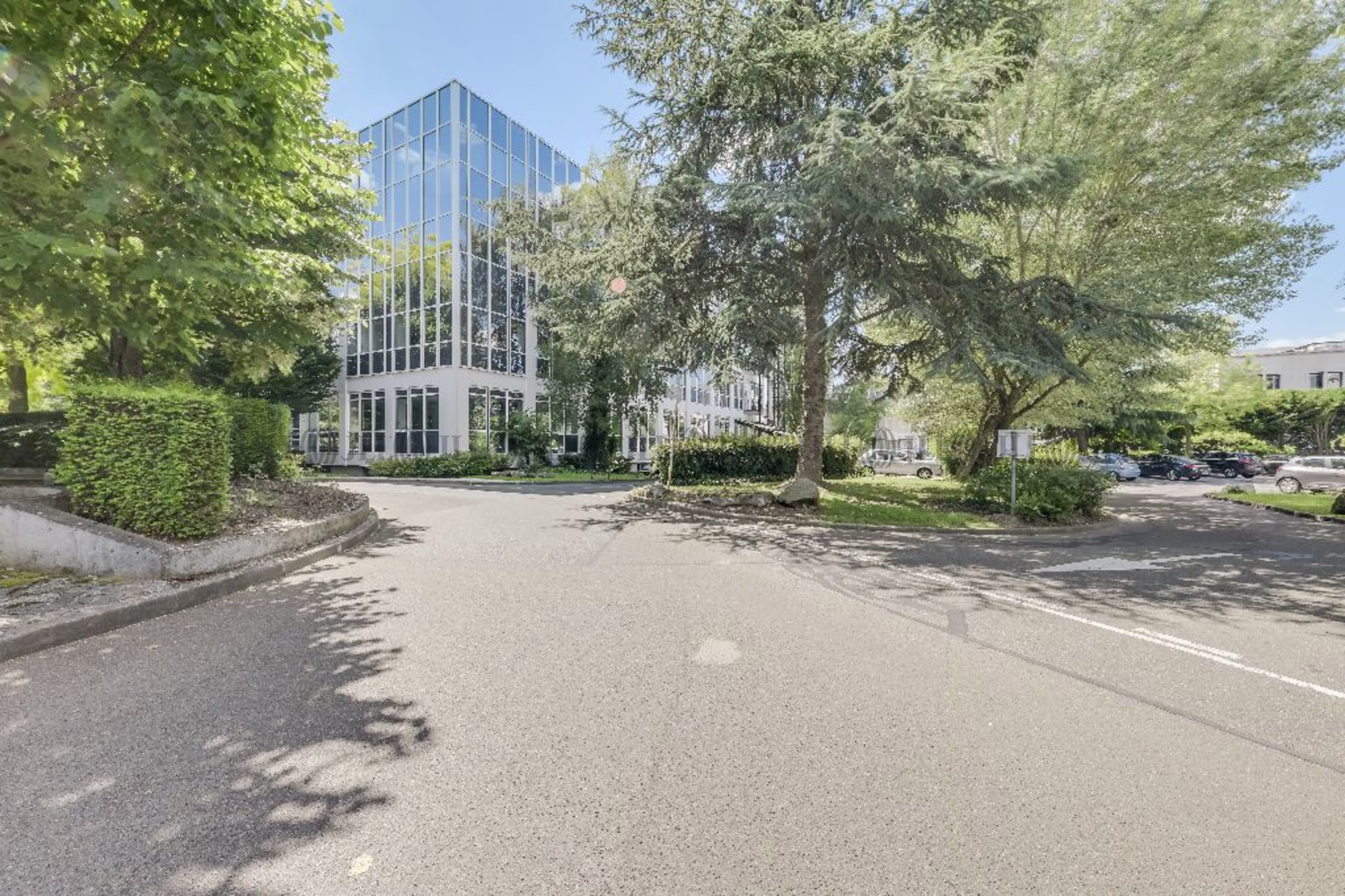13 AVENUE MORANE SAULNIER