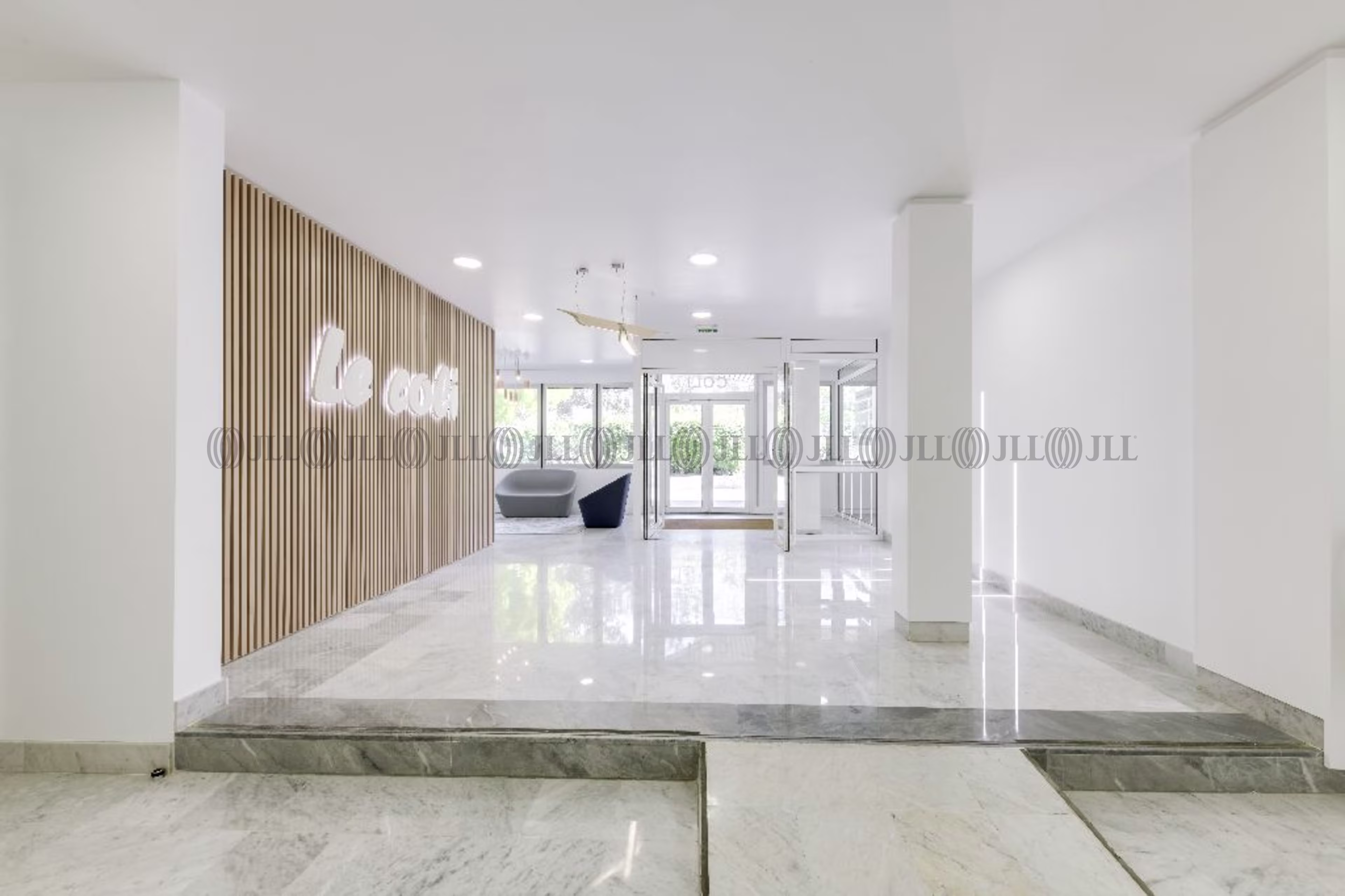 13 AVENUE MORANE SAULNIER