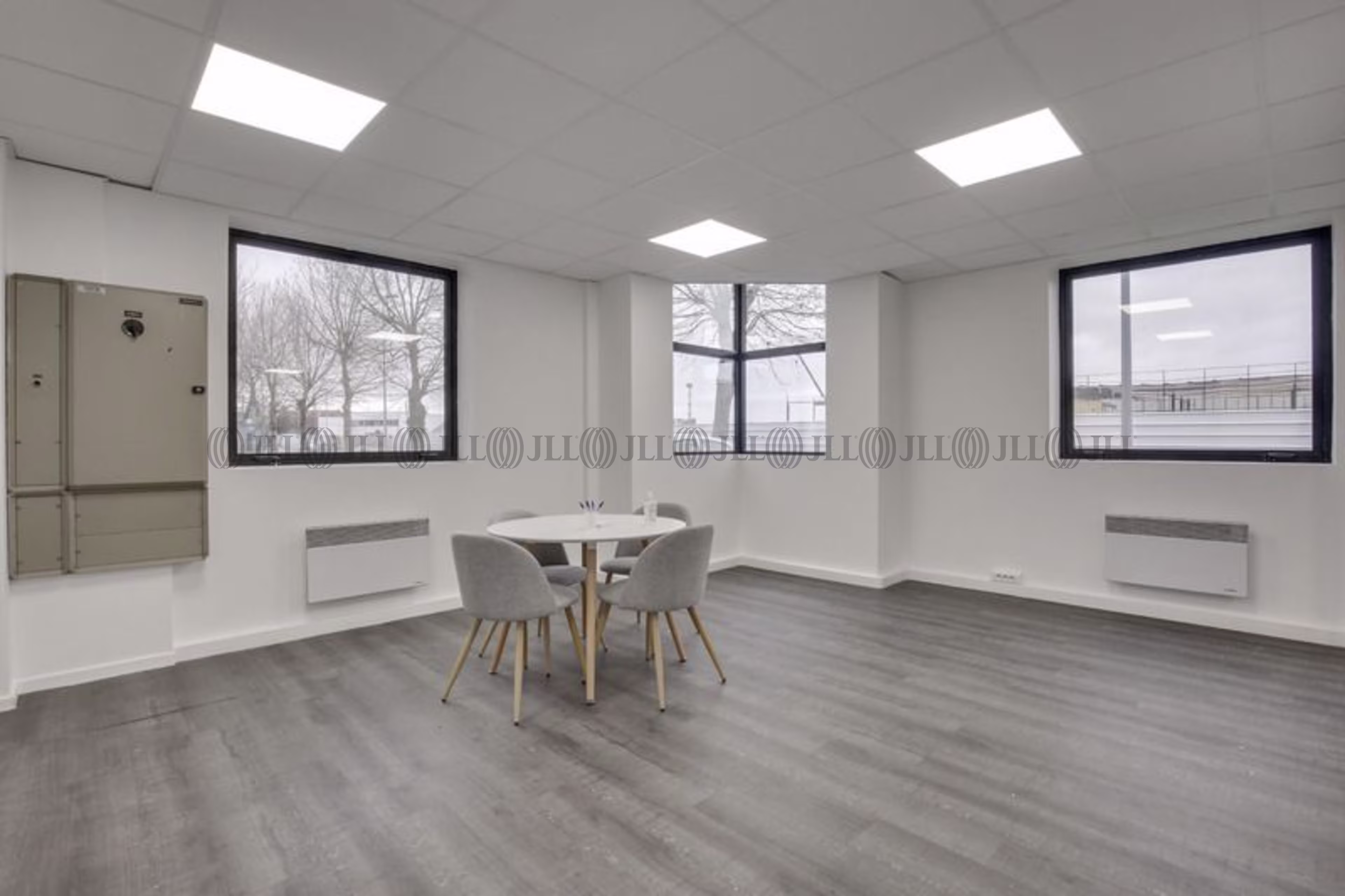 51-53 RUE DU COMMANDANT ROLLAND