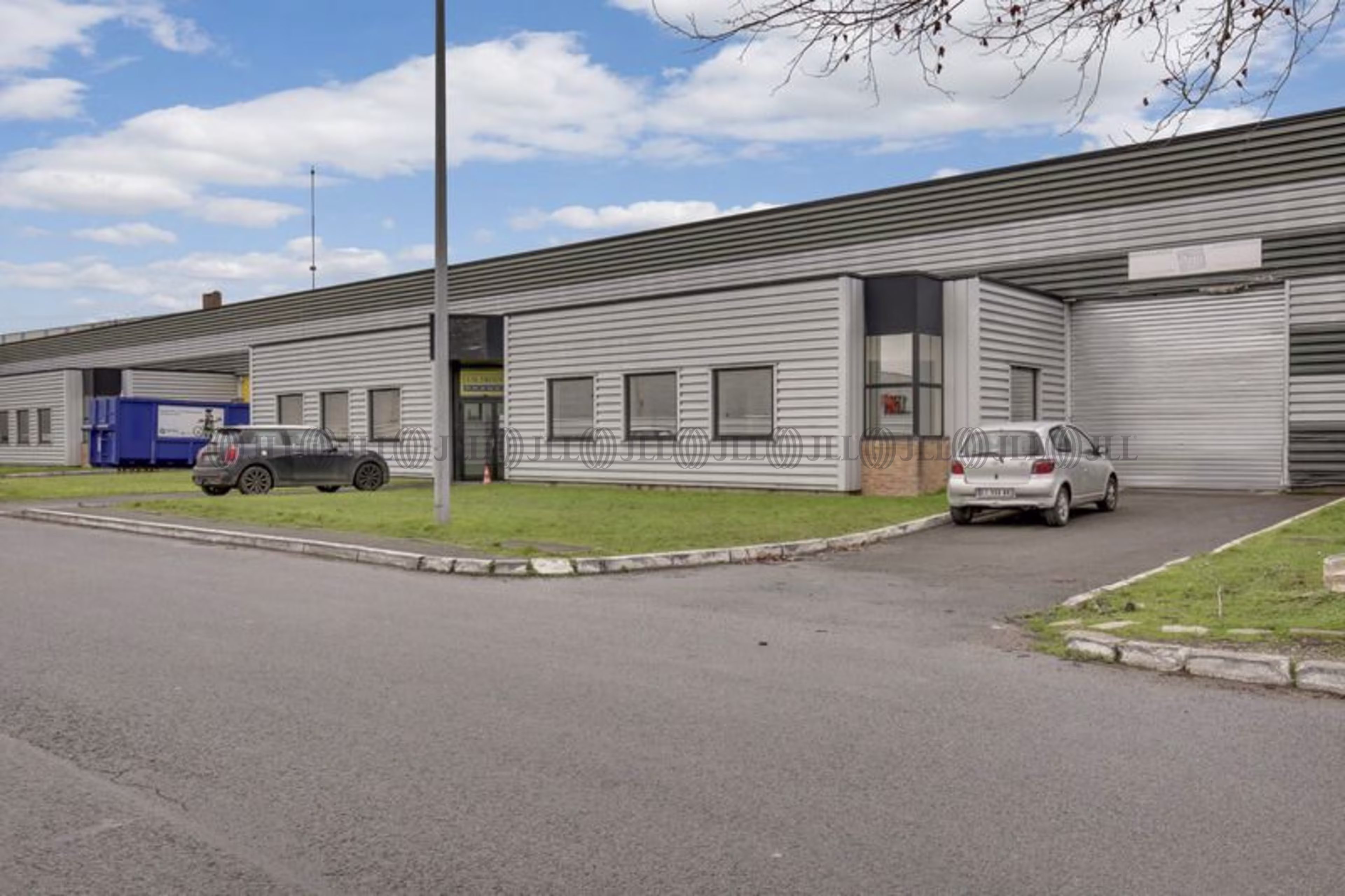 51-53 RUE DU COMMANDANT ROLLAND