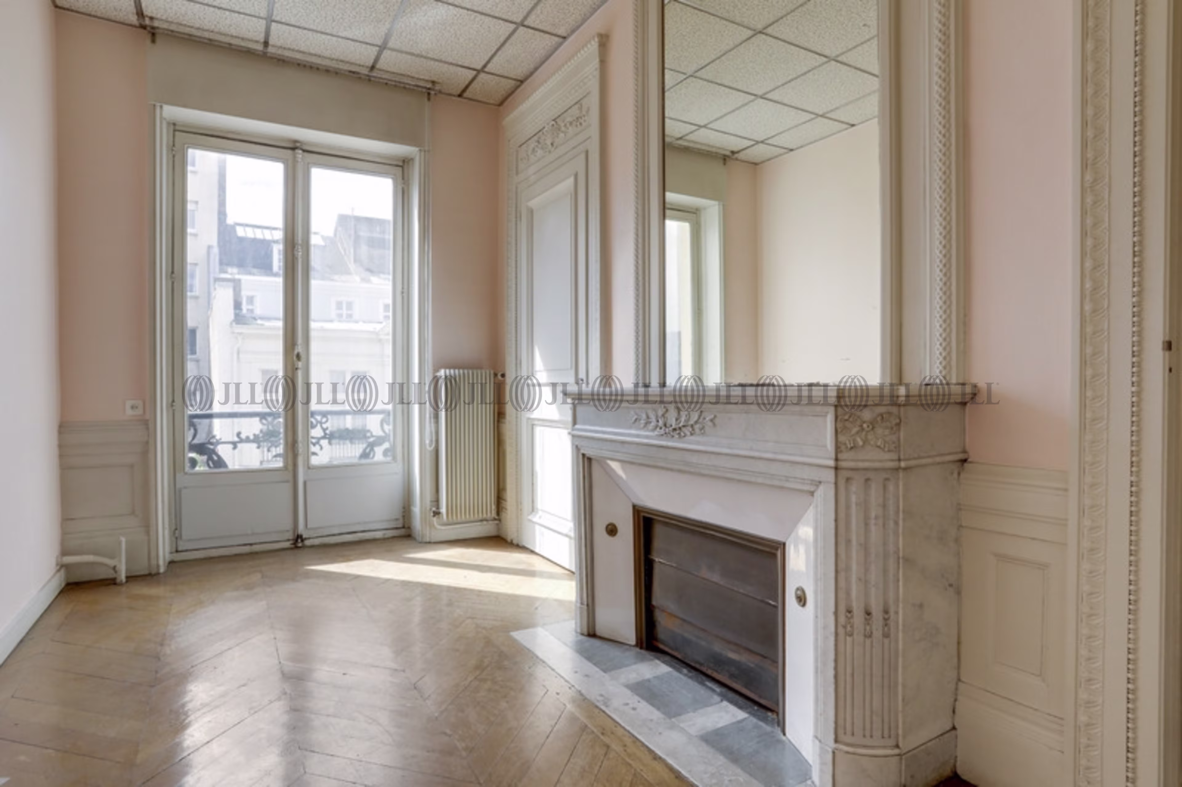 56 RUE ROYALE