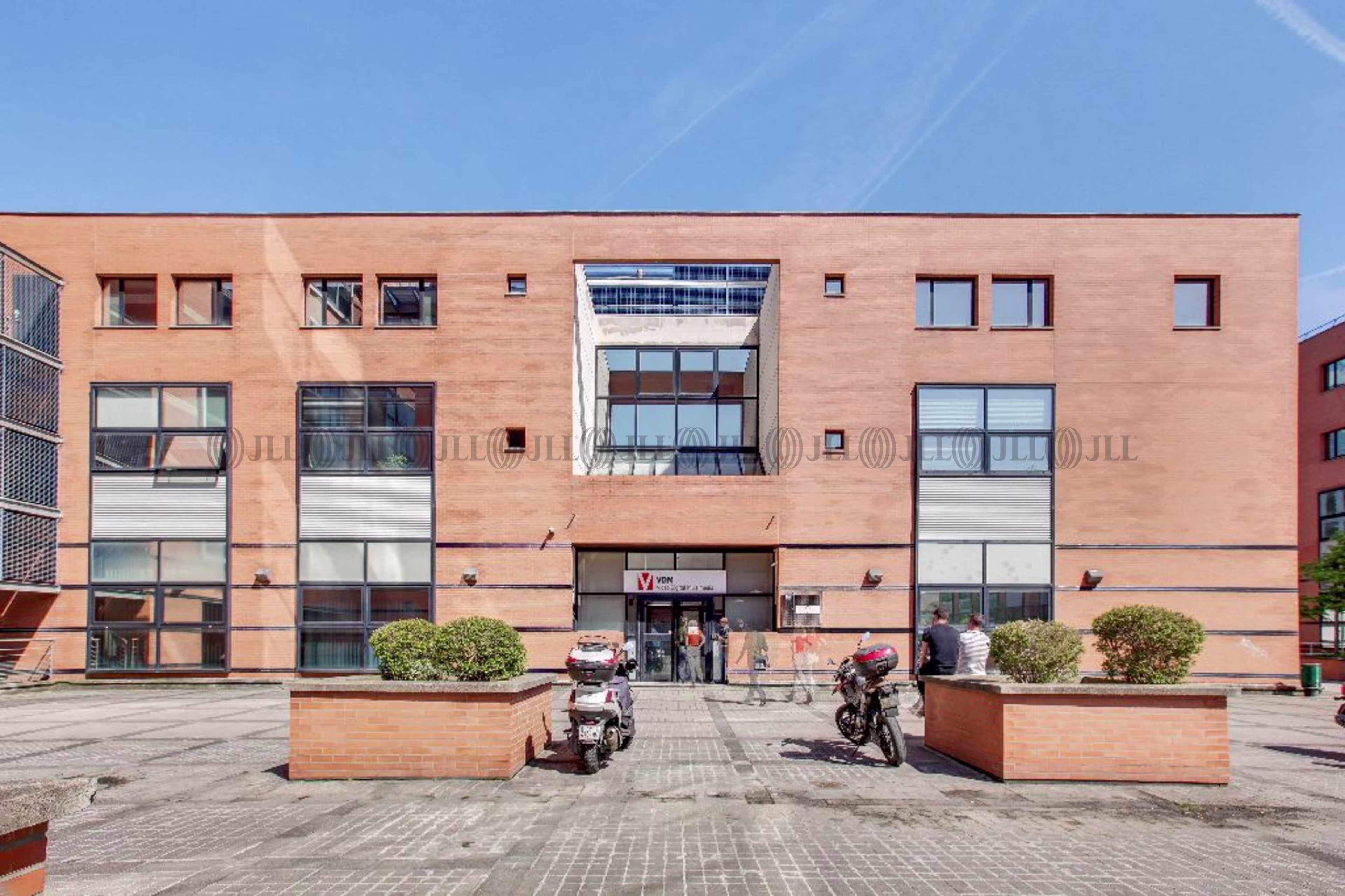 145-175 RUE JEAN JACQUES ROUSSEAU