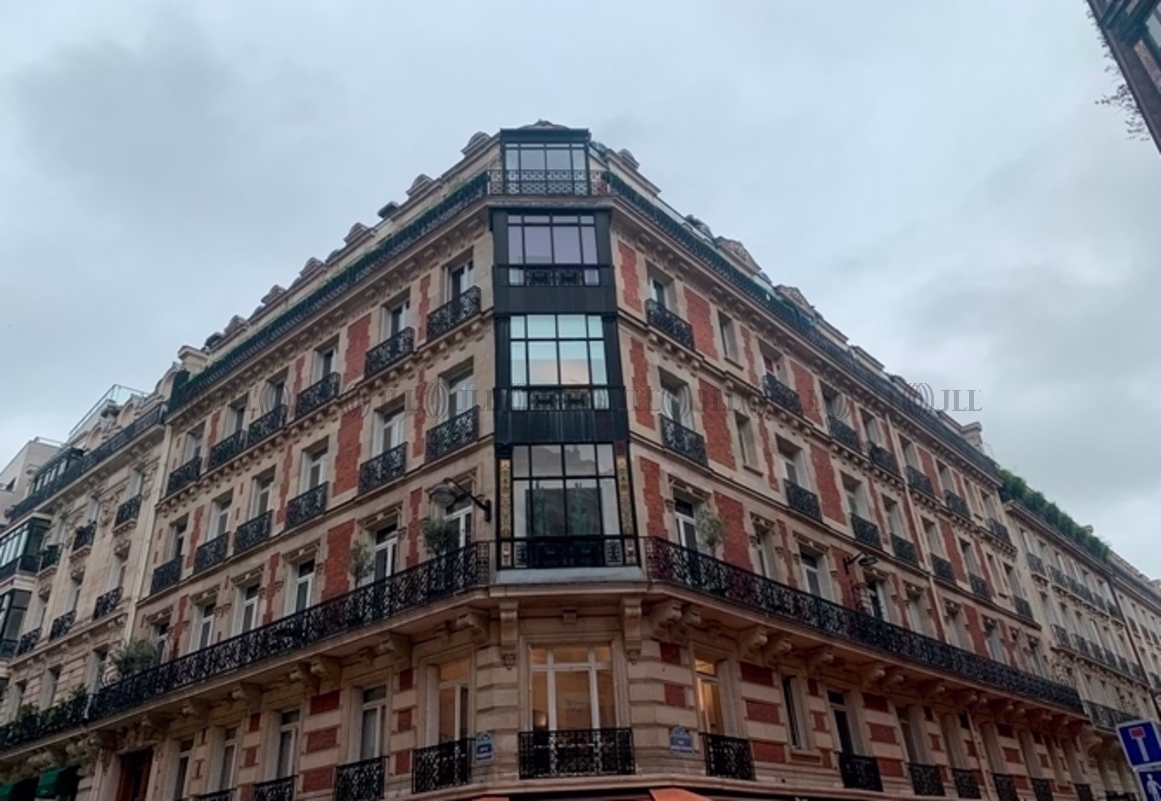 28 RUE MARBEUF