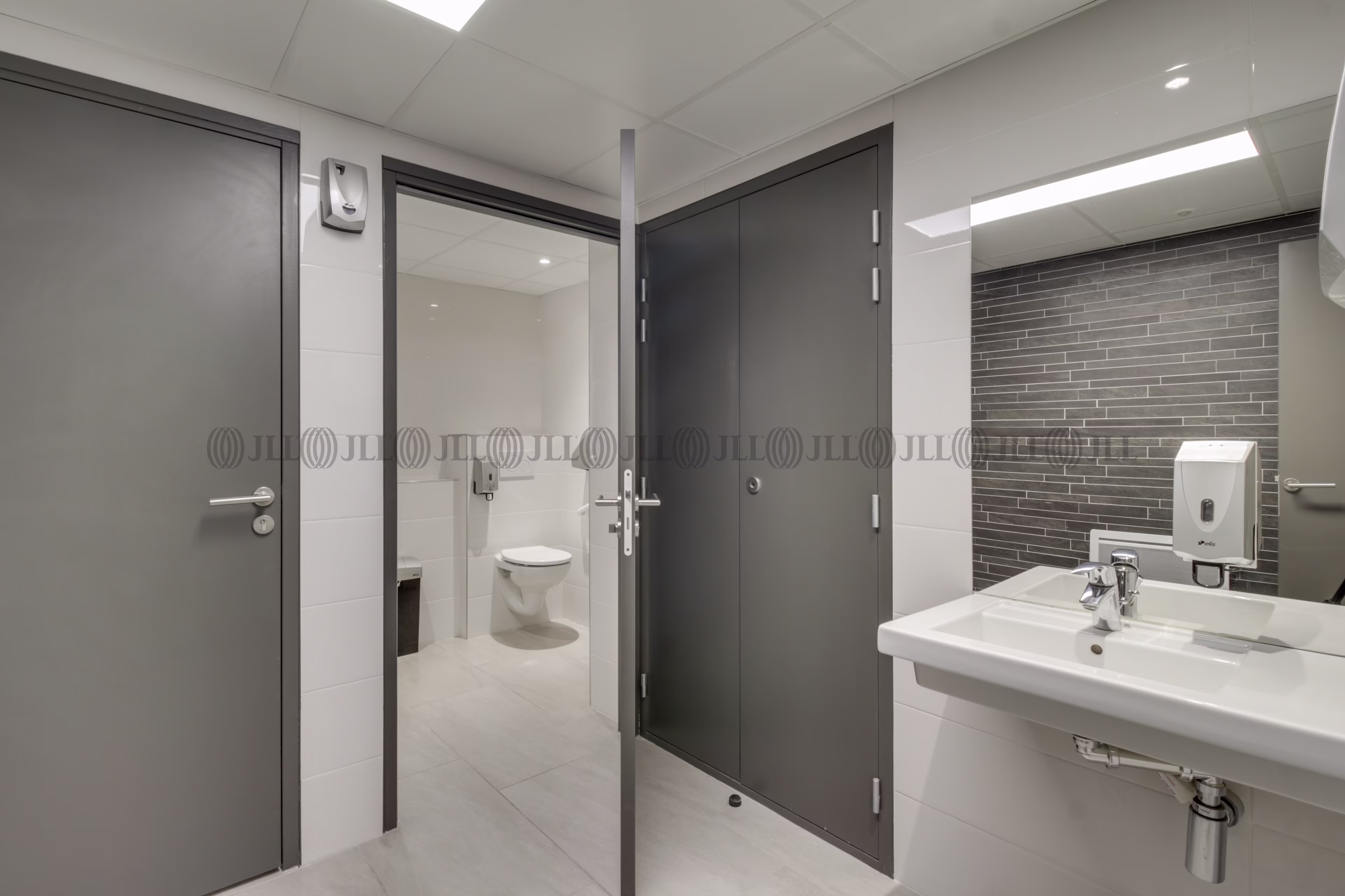 26 RUE LOUIS BLANC
