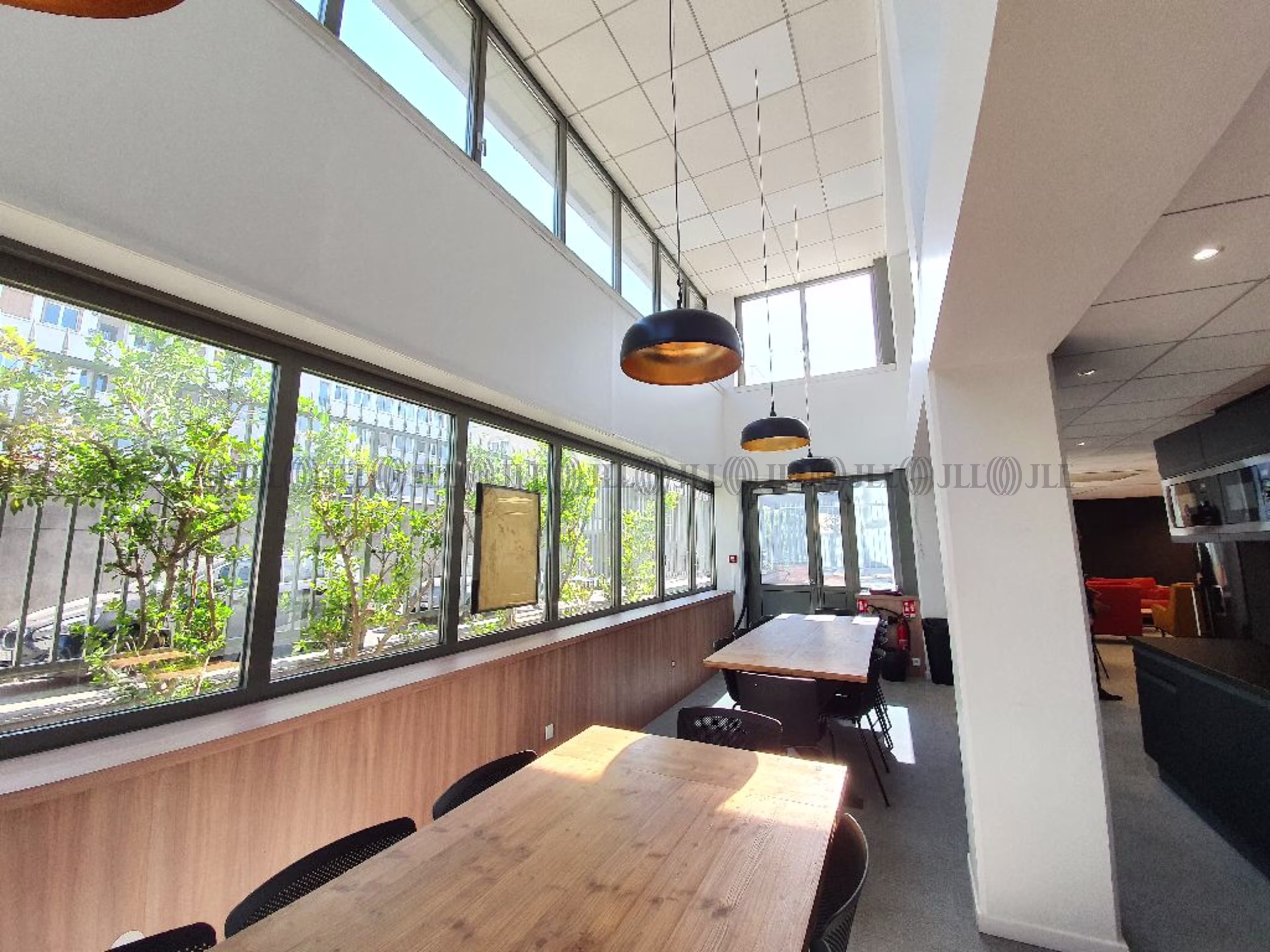 37-41 RUE FERNAND PELLOUTIER