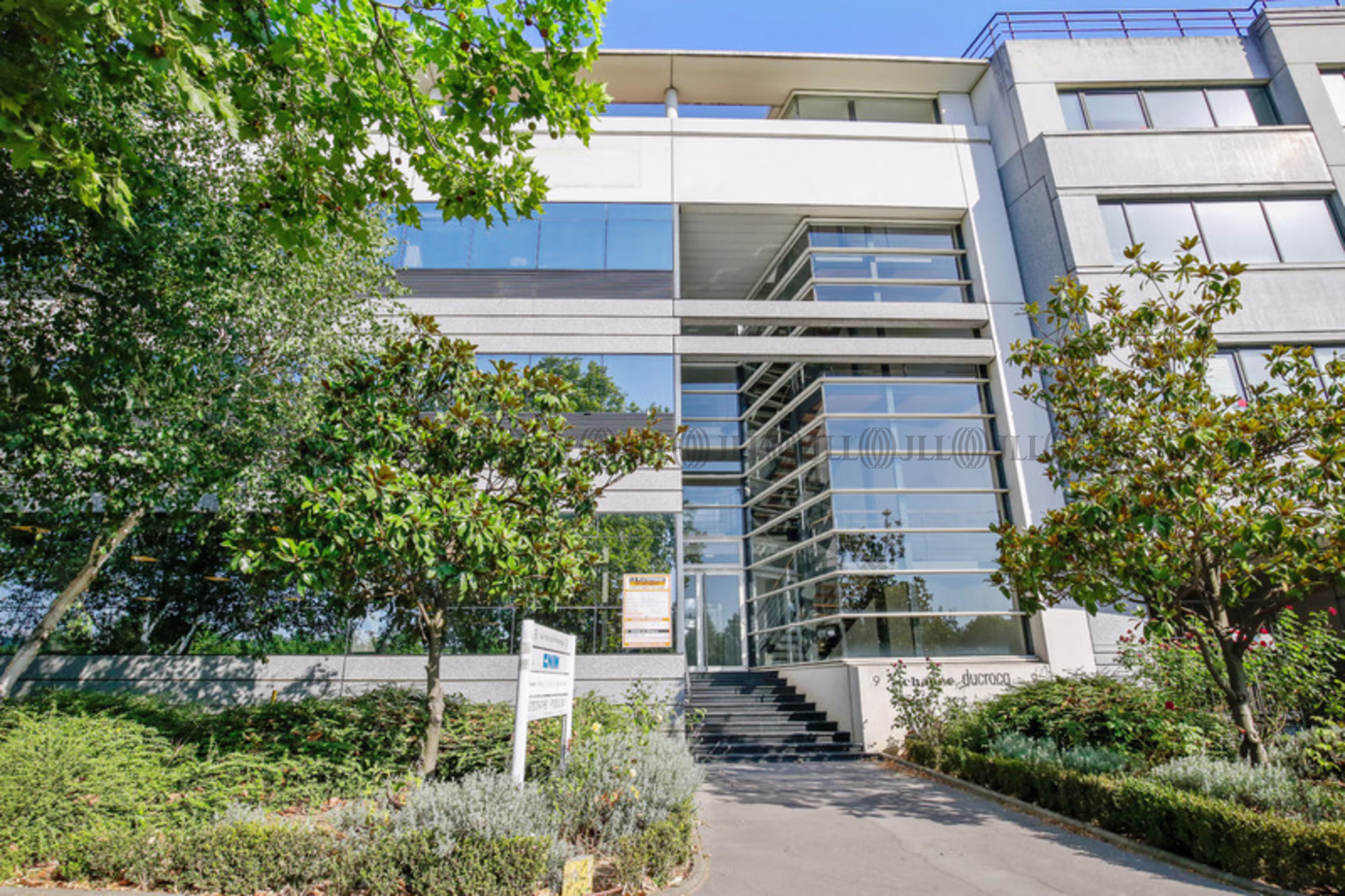 9 AVENUE FRANCIS DE PRESSENSE