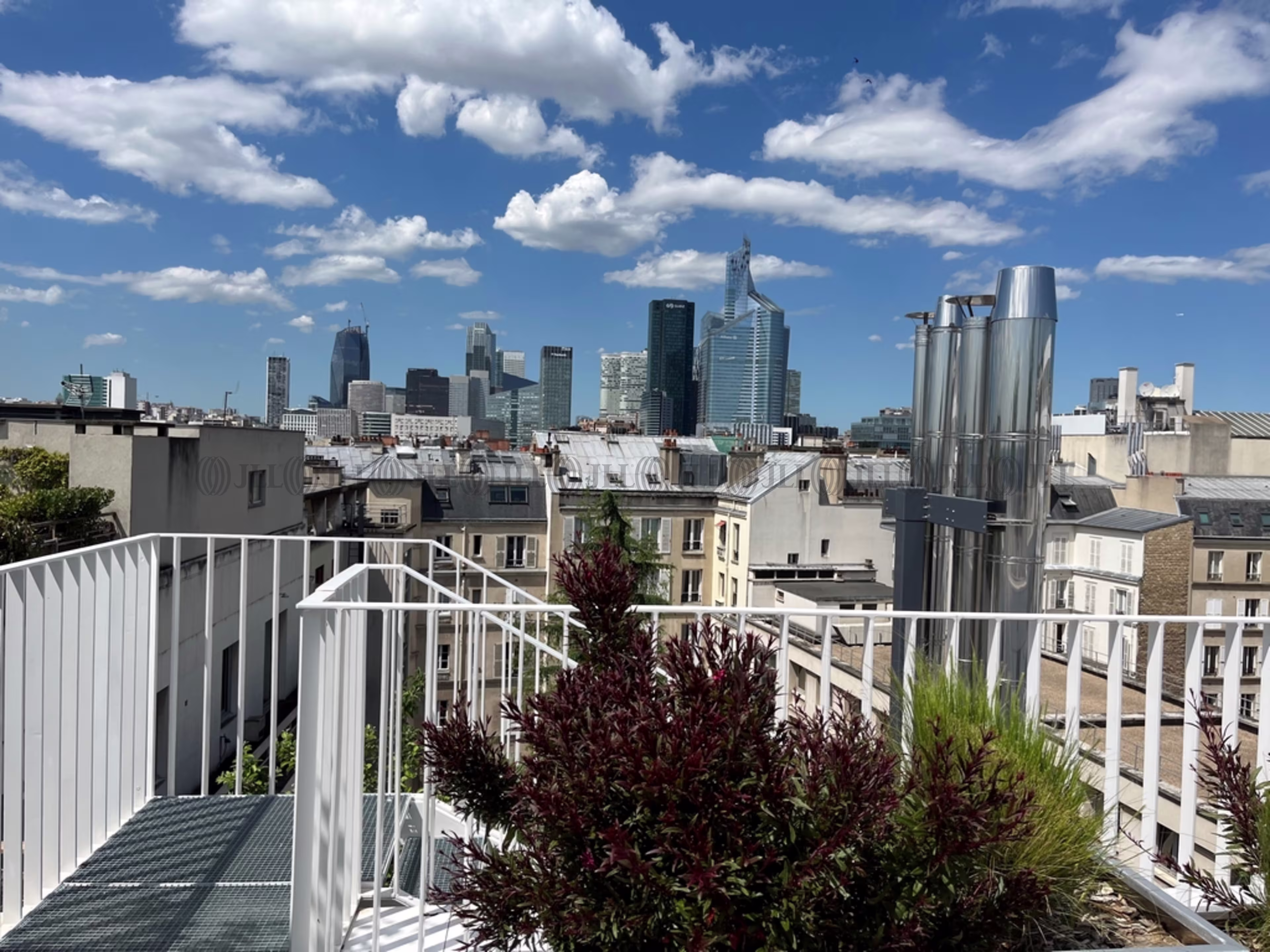 185 AVENUE CHARLES DE GAULLE