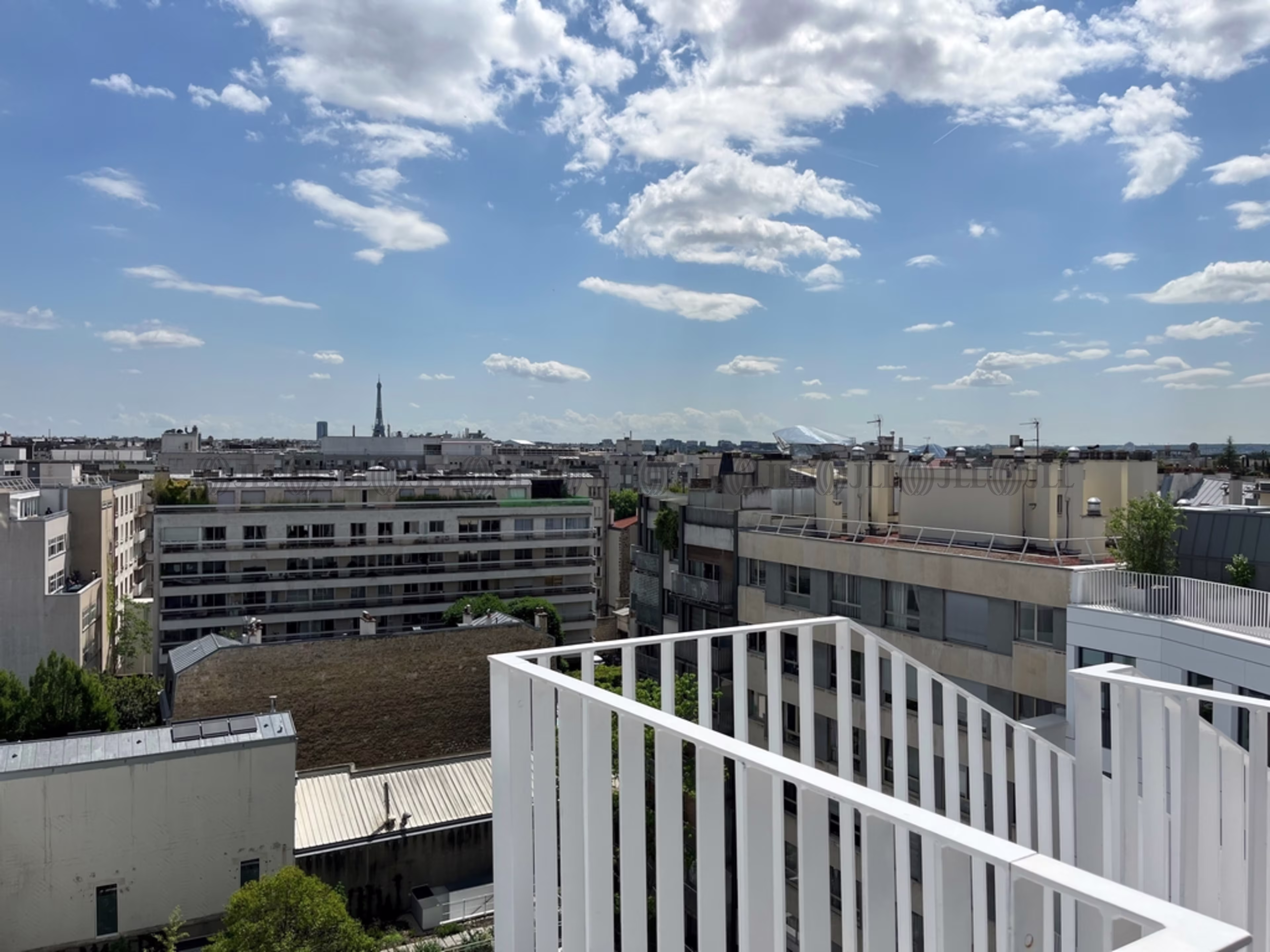 185 AVENUE CHARLES DE GAULLE