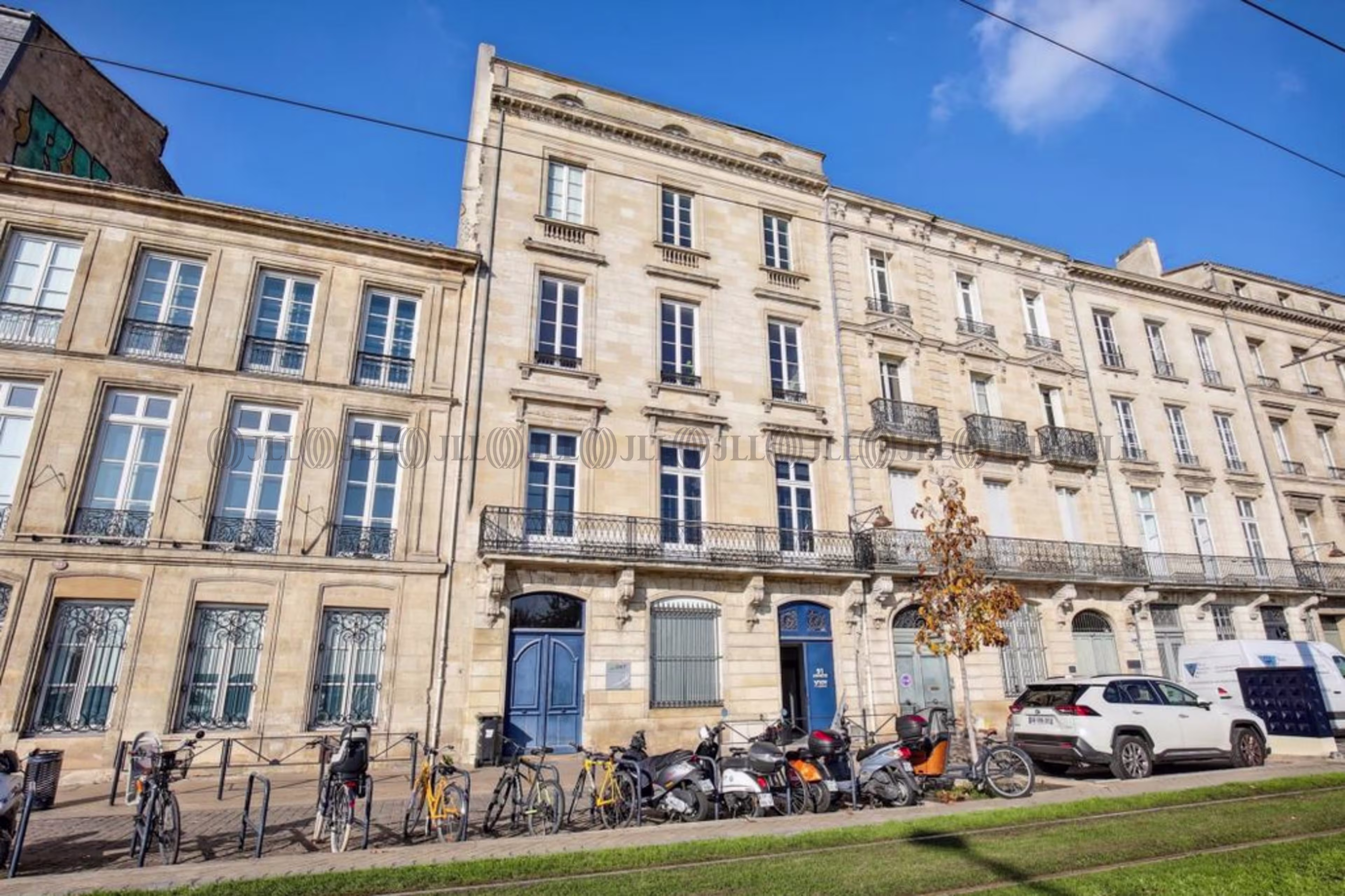91 QUAI DES CHARTRONS