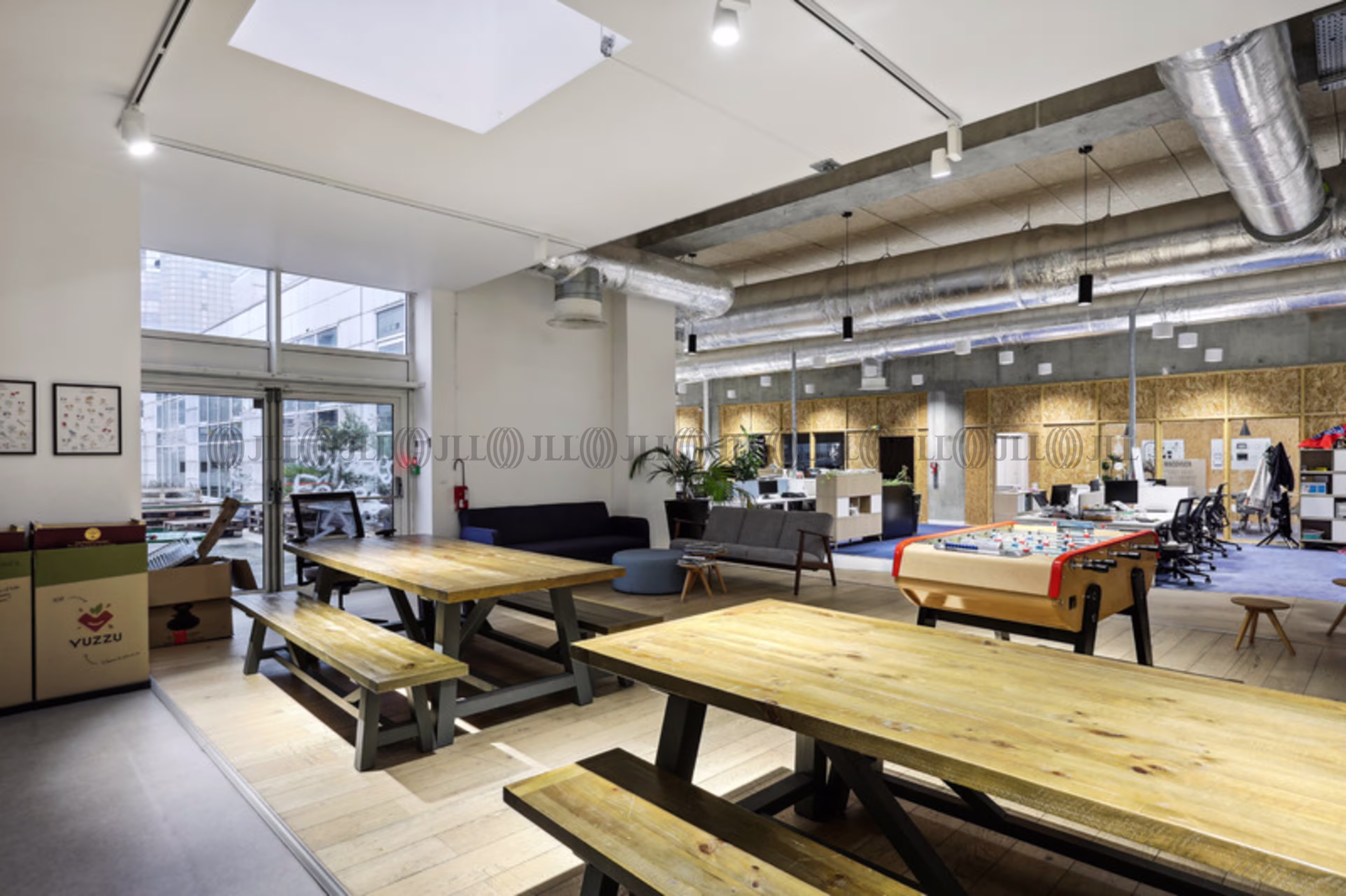233 RUE ETIENNE MARCEL