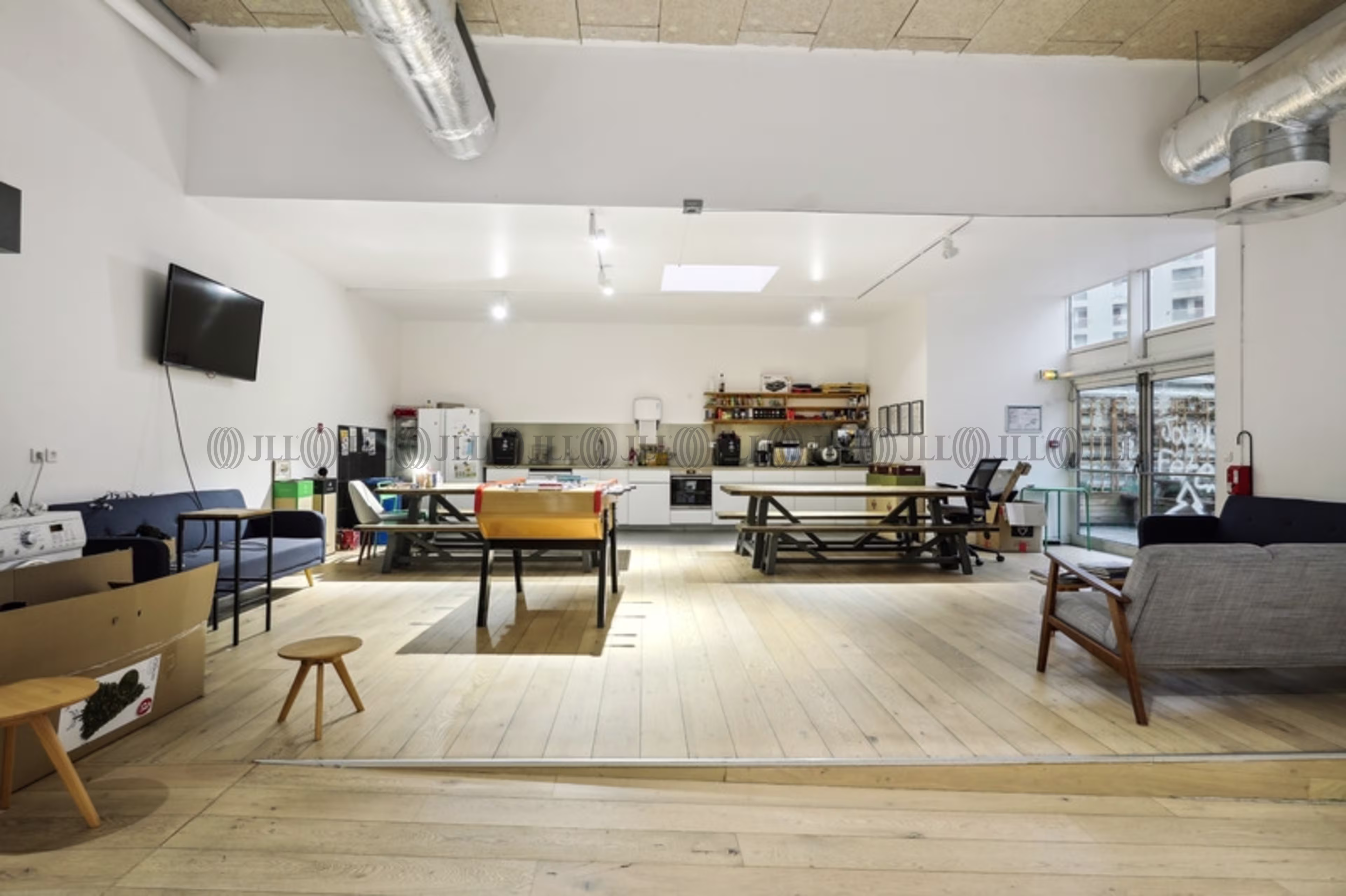 233 RUE ETIENNE MARCEL