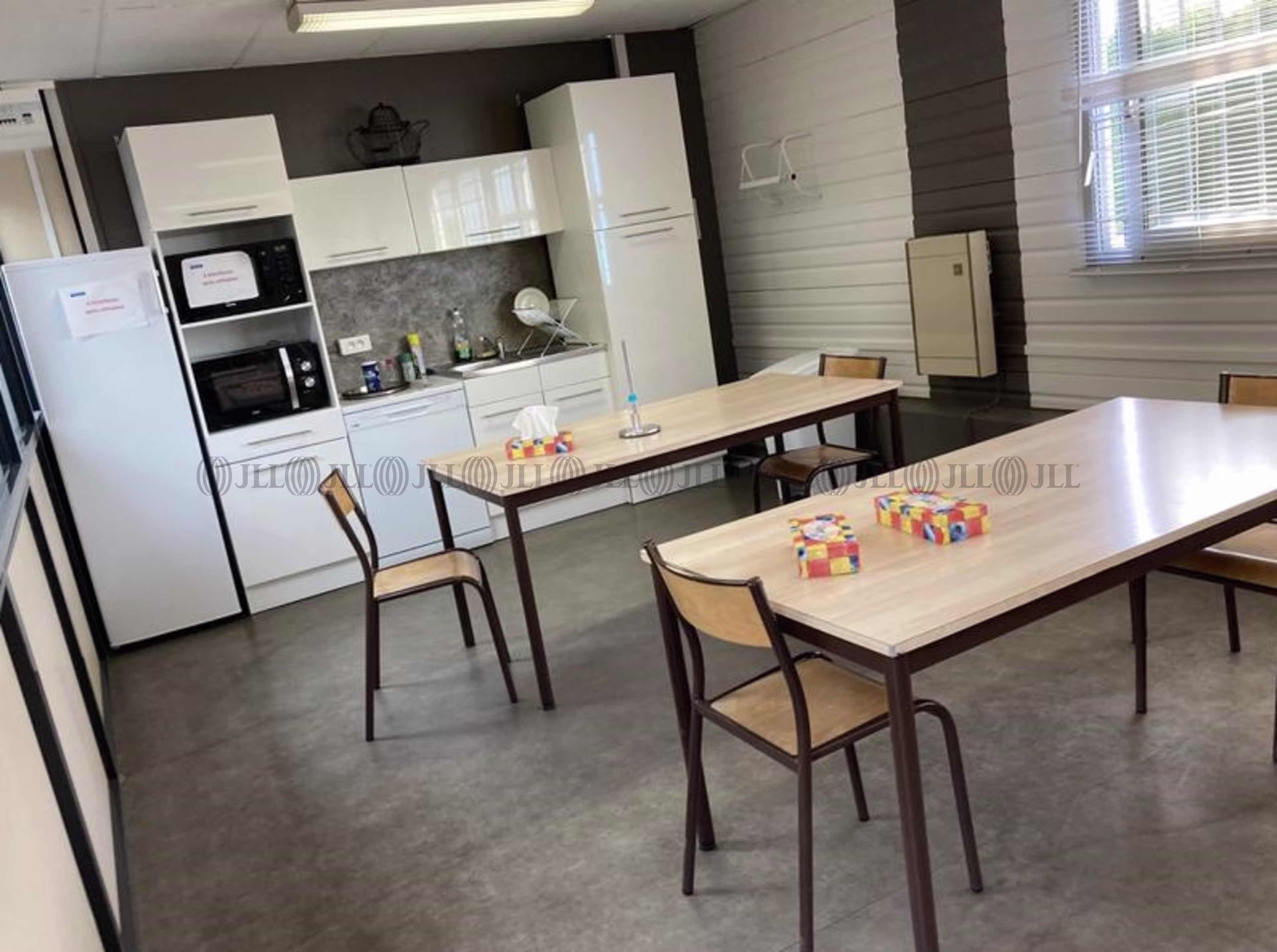 228 RUE JEAN PERRIN