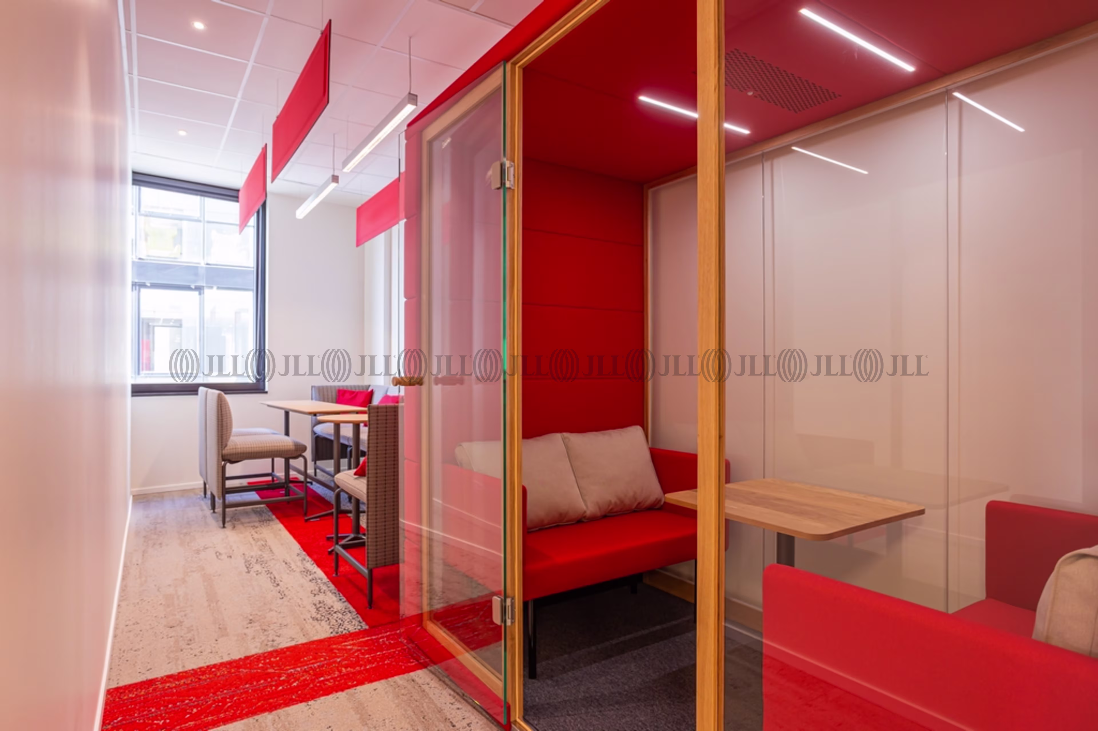 33 RUE DENIS PAPIN