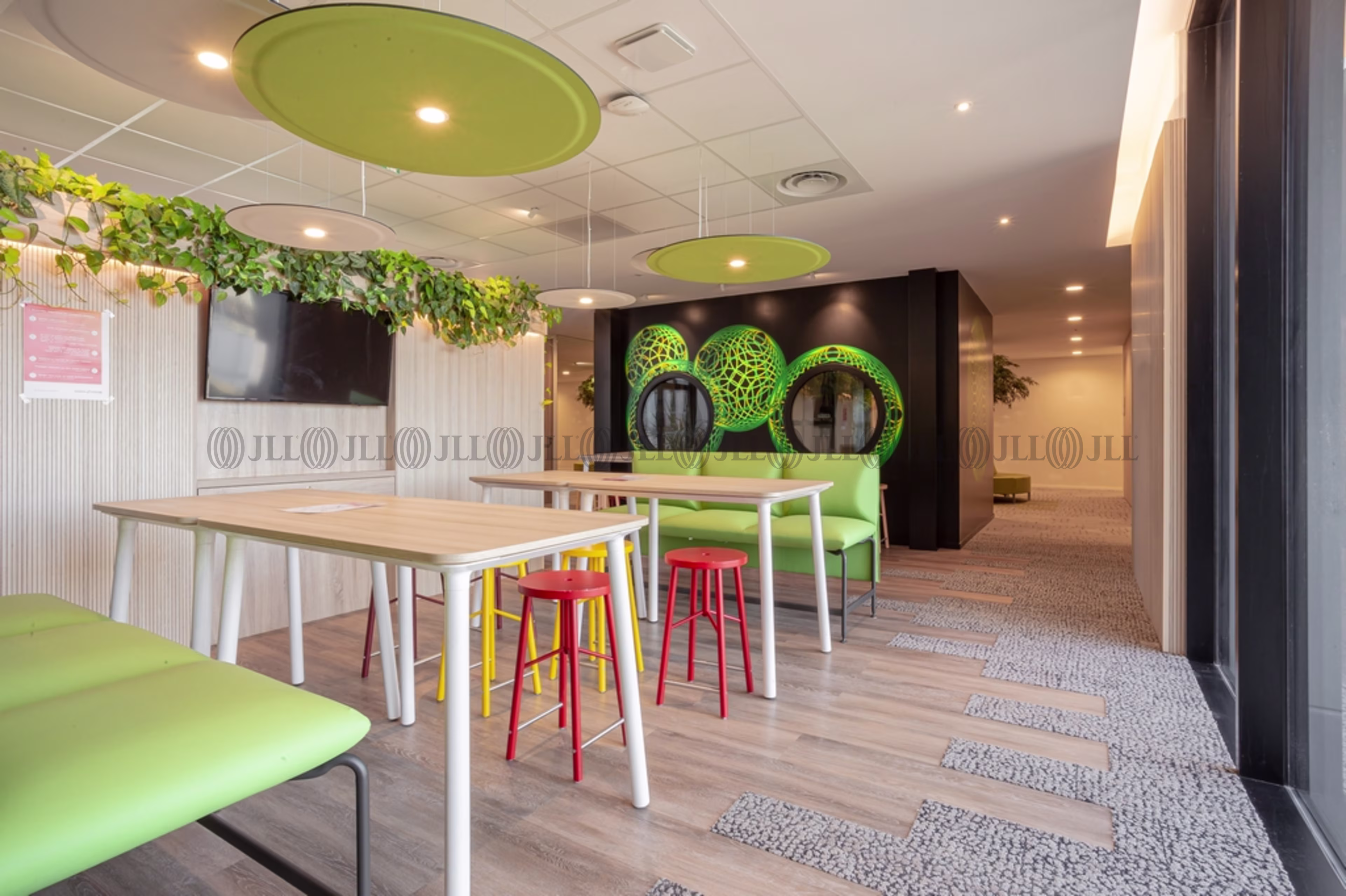 33 RUE DENIS PAPIN