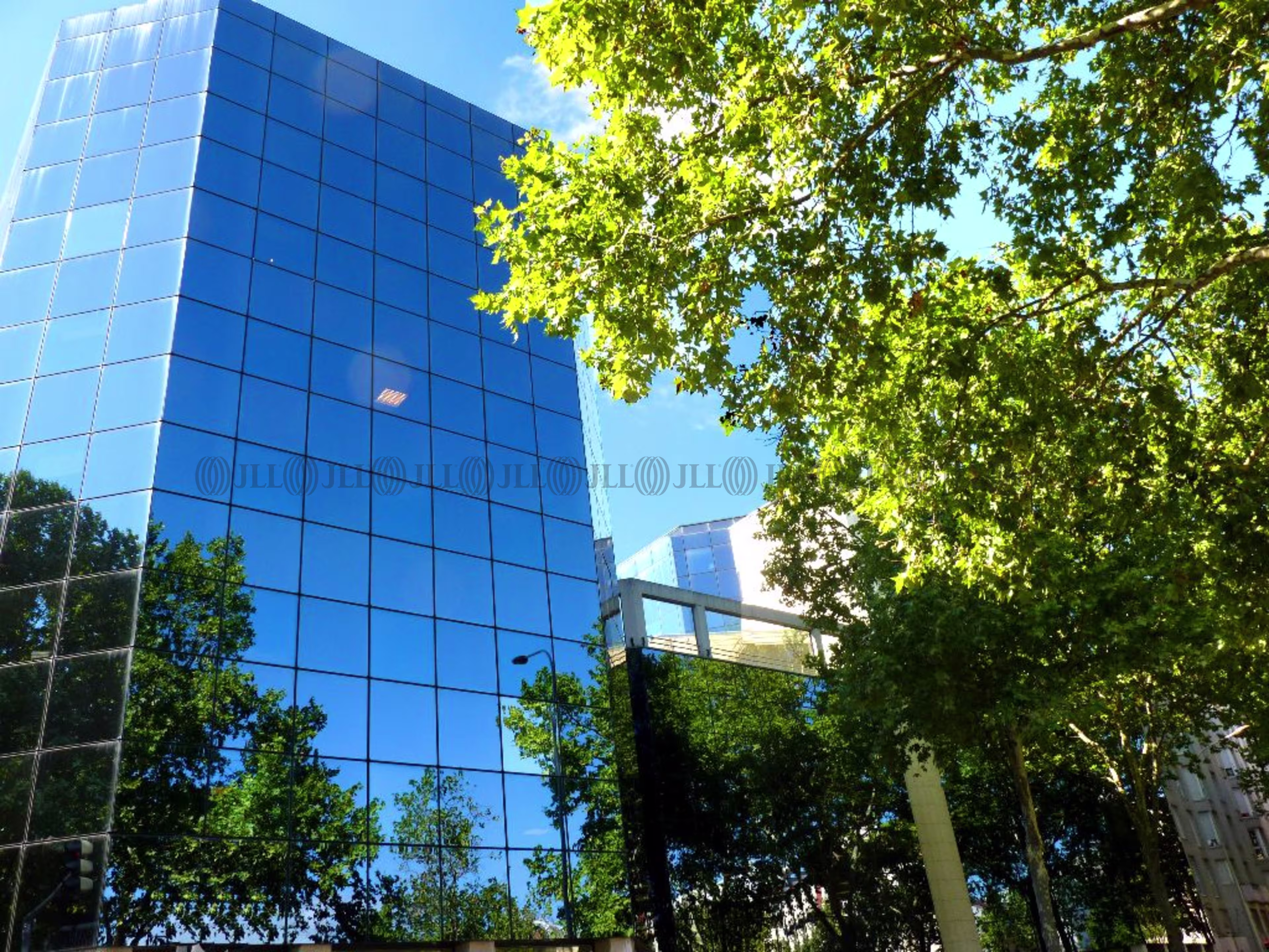 40-42 AVENUE GEORGES POMPIDOU